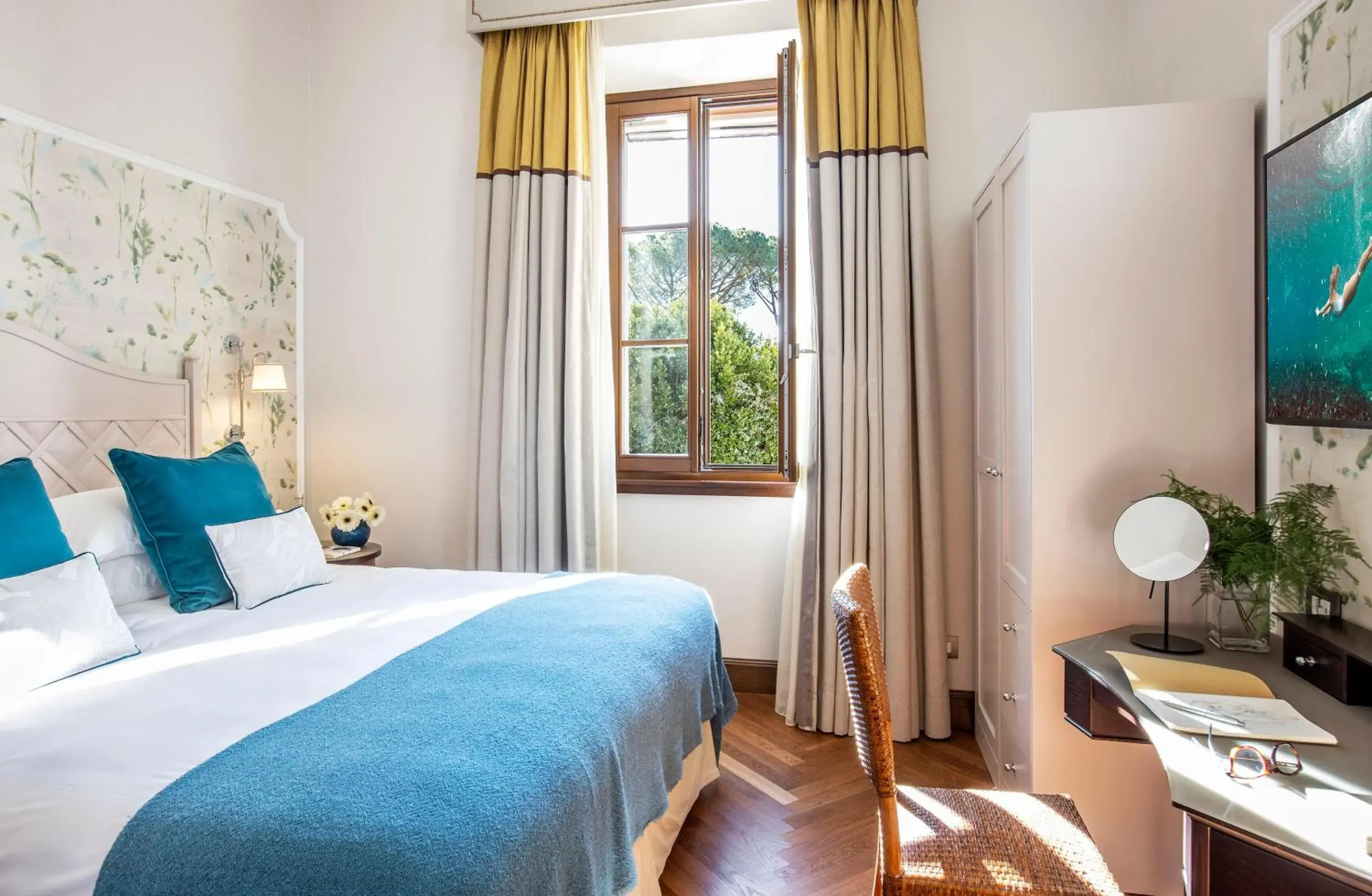 Superior Double or Twin Room with Pool View in Terme di Saturnia Natural Spa & Golf Resort - The Leading Hotels of the World Superior Double or Twin Room with Pool View in Terme di Saturnia Natural Spa & Golf Resort - The Leading Hotels of the World