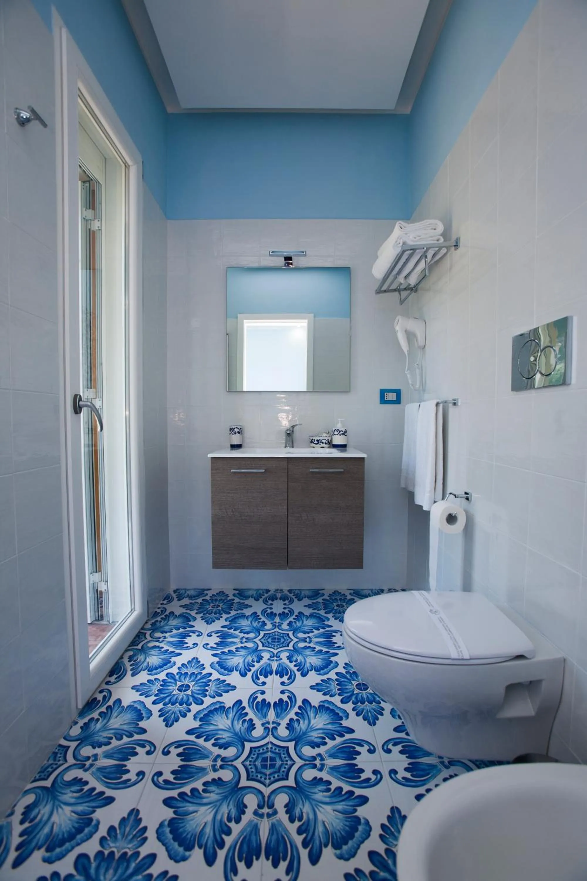 Photo of the whole room in Golfo Delle Sirene