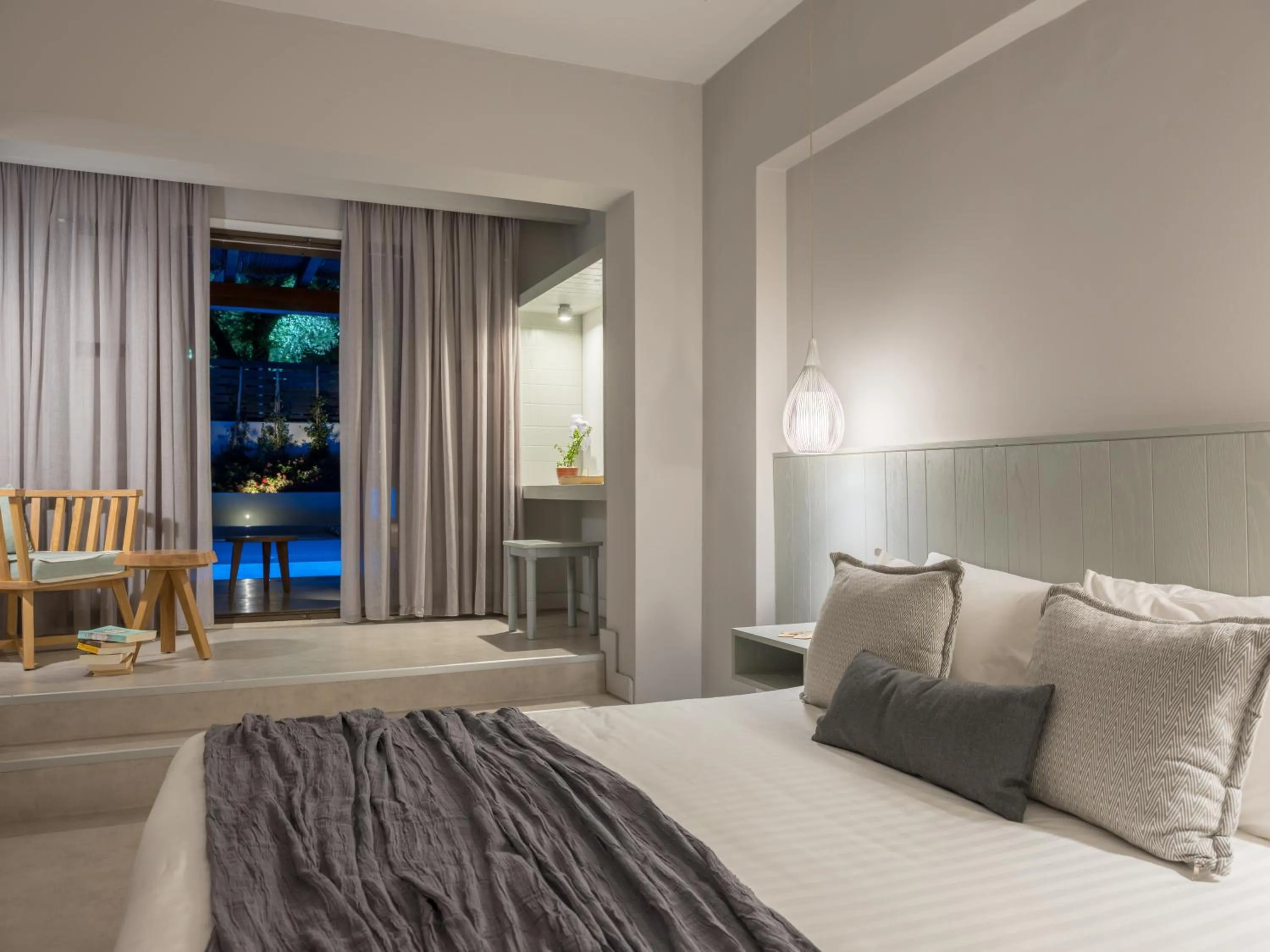 Swimming pool, Bed in Castelli Hotel-Adults Only