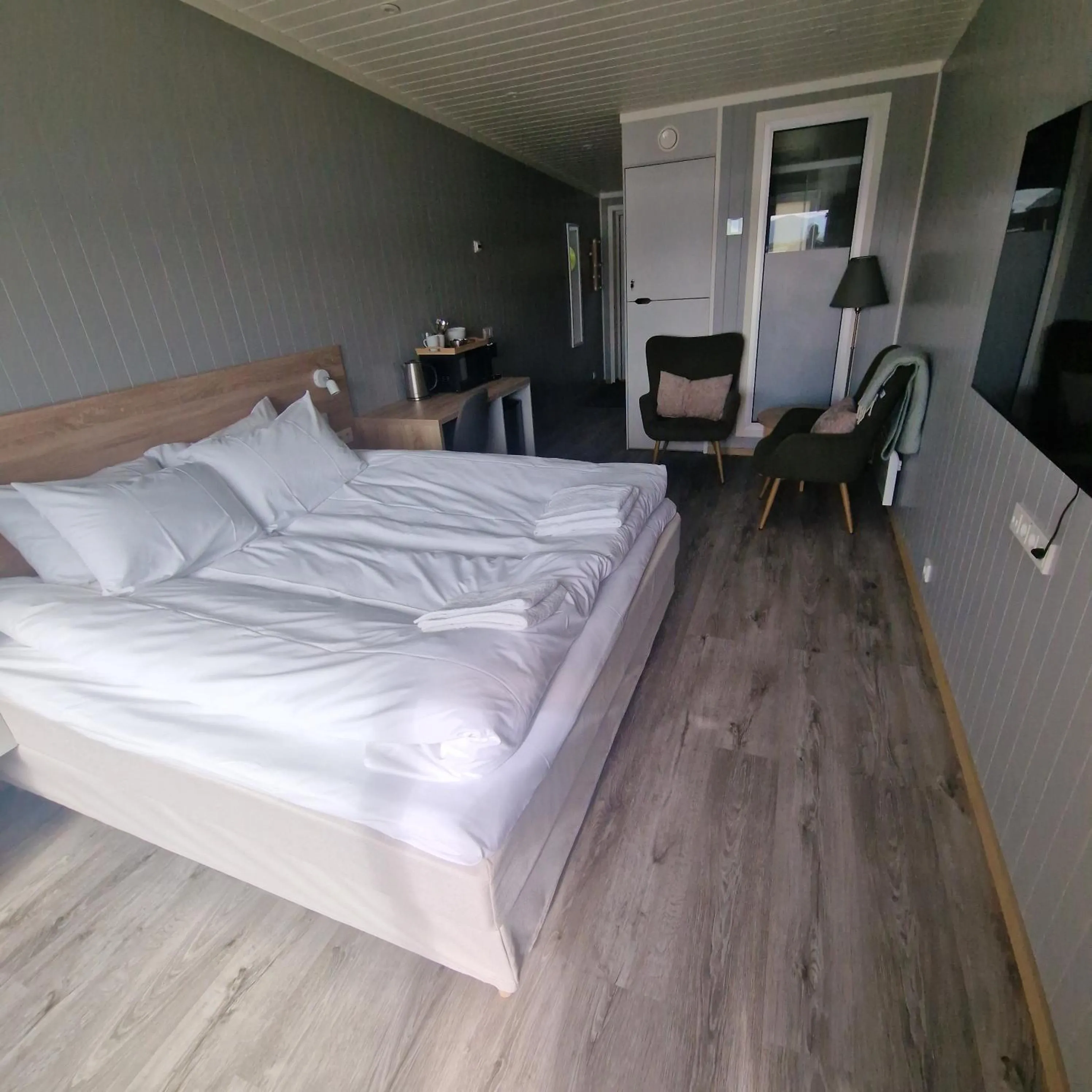Superior Twin Room in Lofoten Basecamp