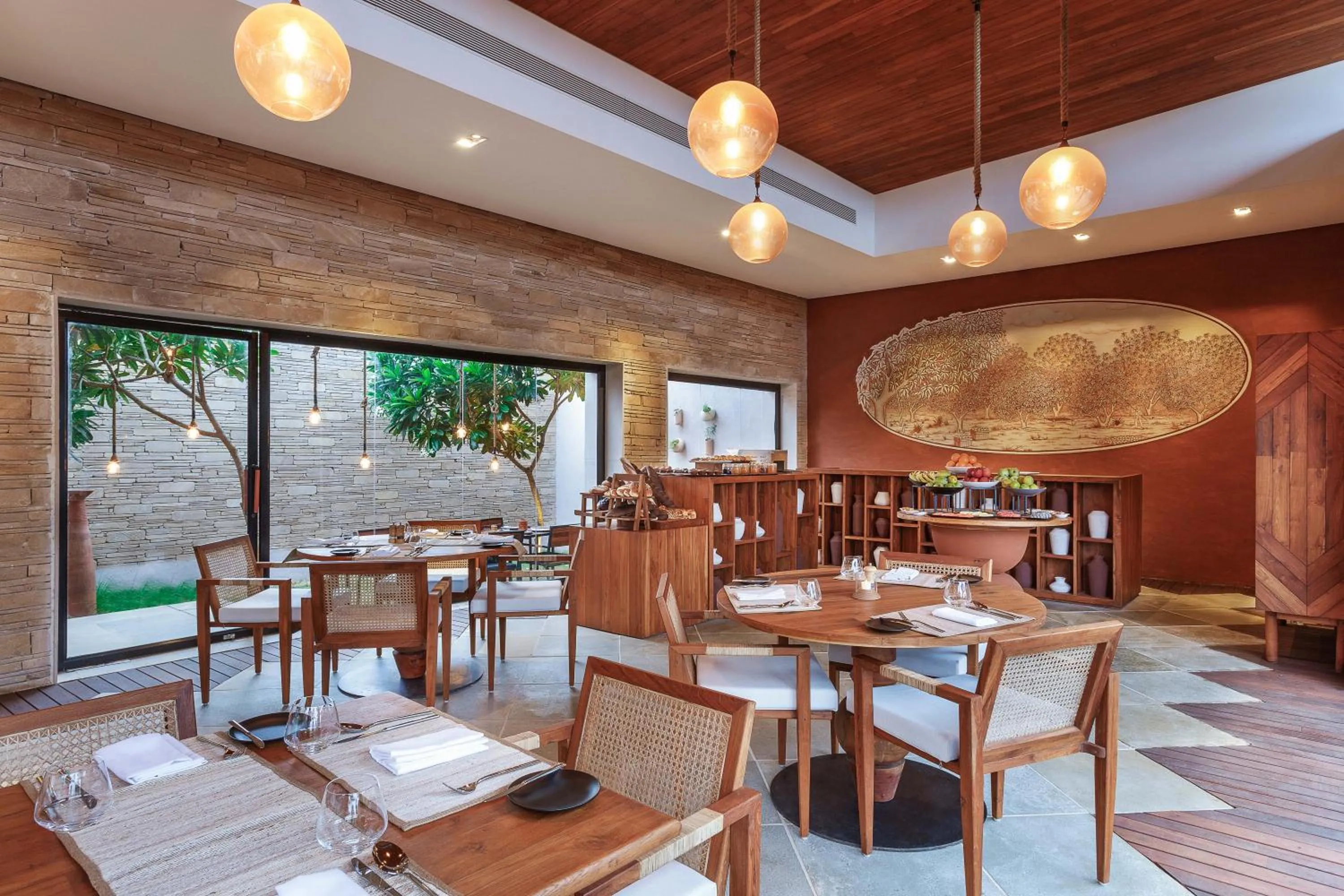 Restaurant/places to eat in Woods at Sasan