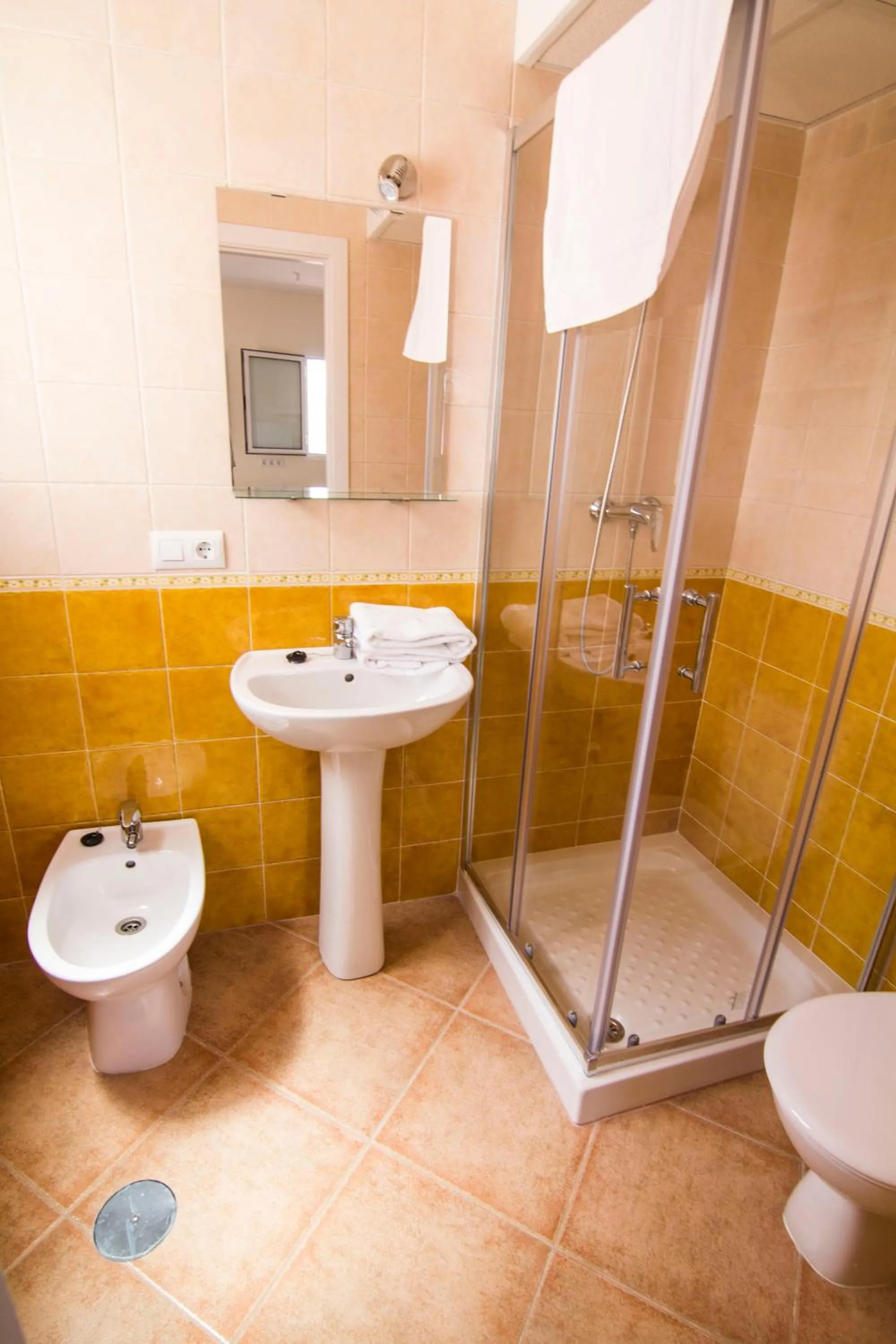 Shower in Apartamentos Centro 2 el Puerto