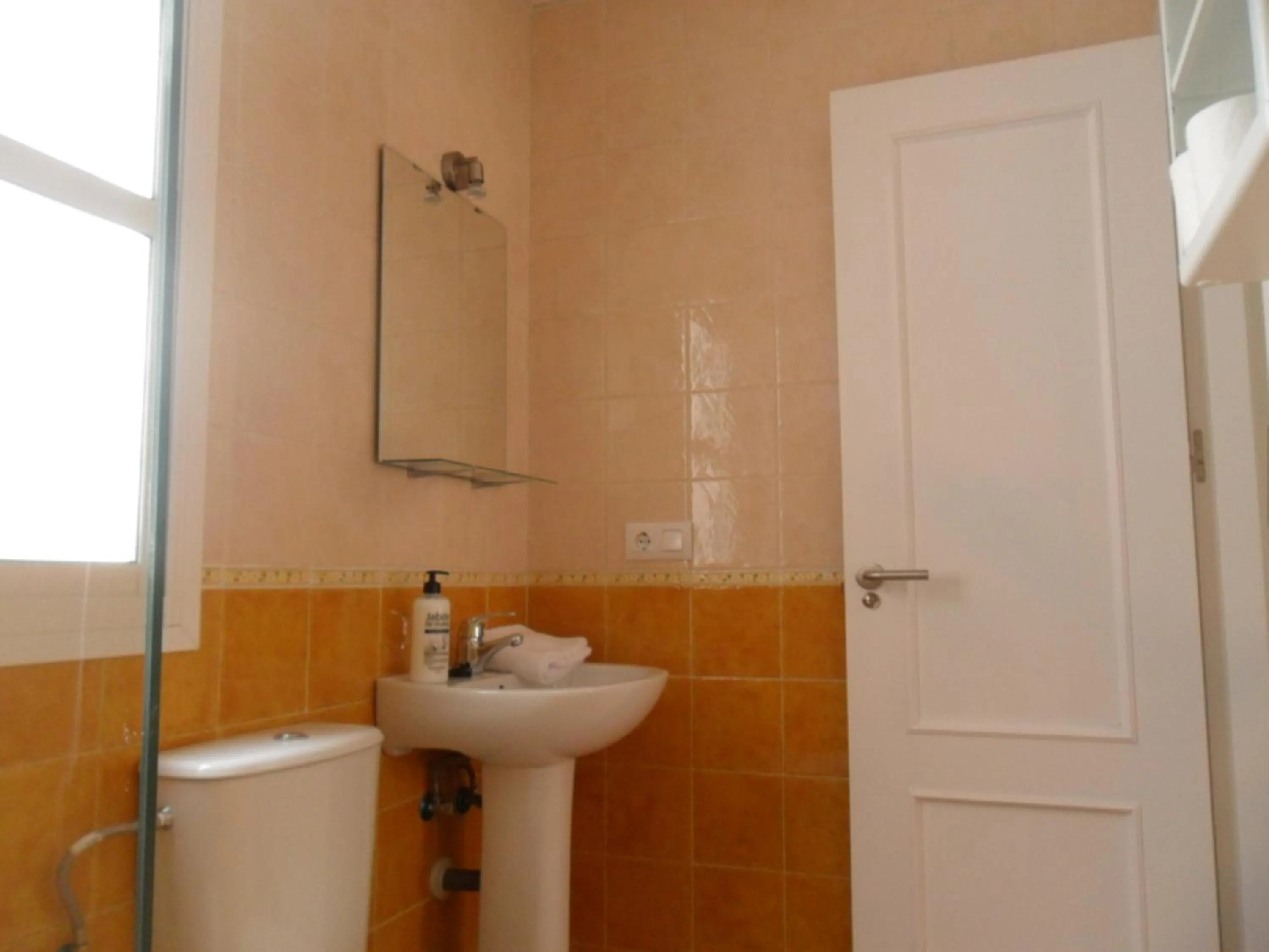 Bathroom in Apartamentos Centro 2 el Puerto