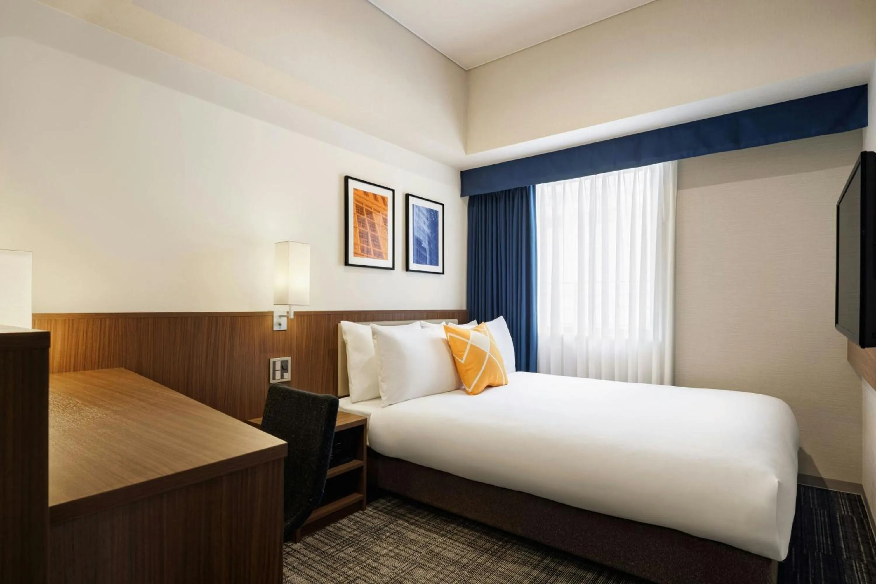 Photo of the whole room, Bed in Four Points Flex by Sheraton Osaka Shinsaibashi