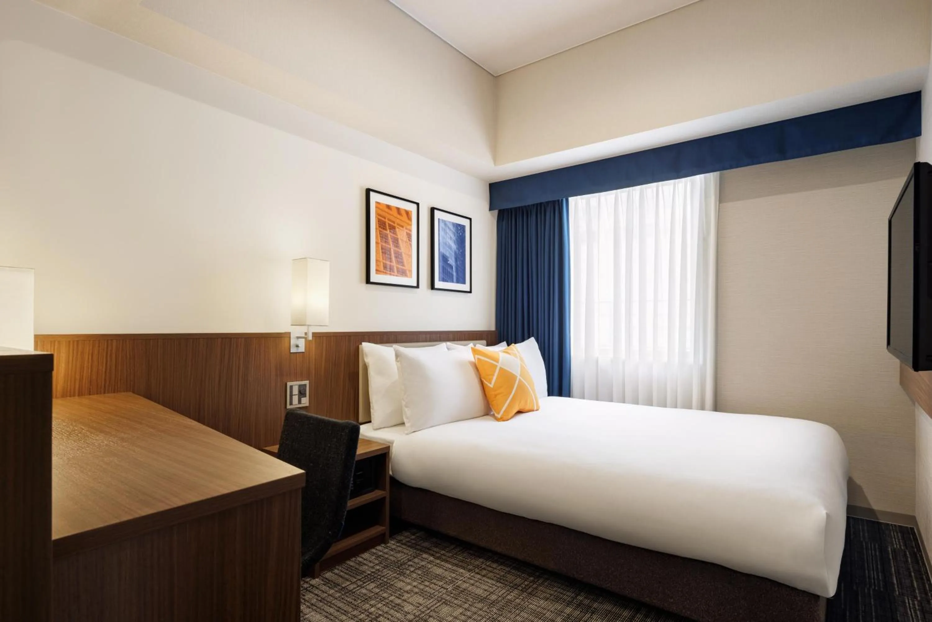 Bed in Four Points Flex by Sheraton Osaka Shinsaibashi
