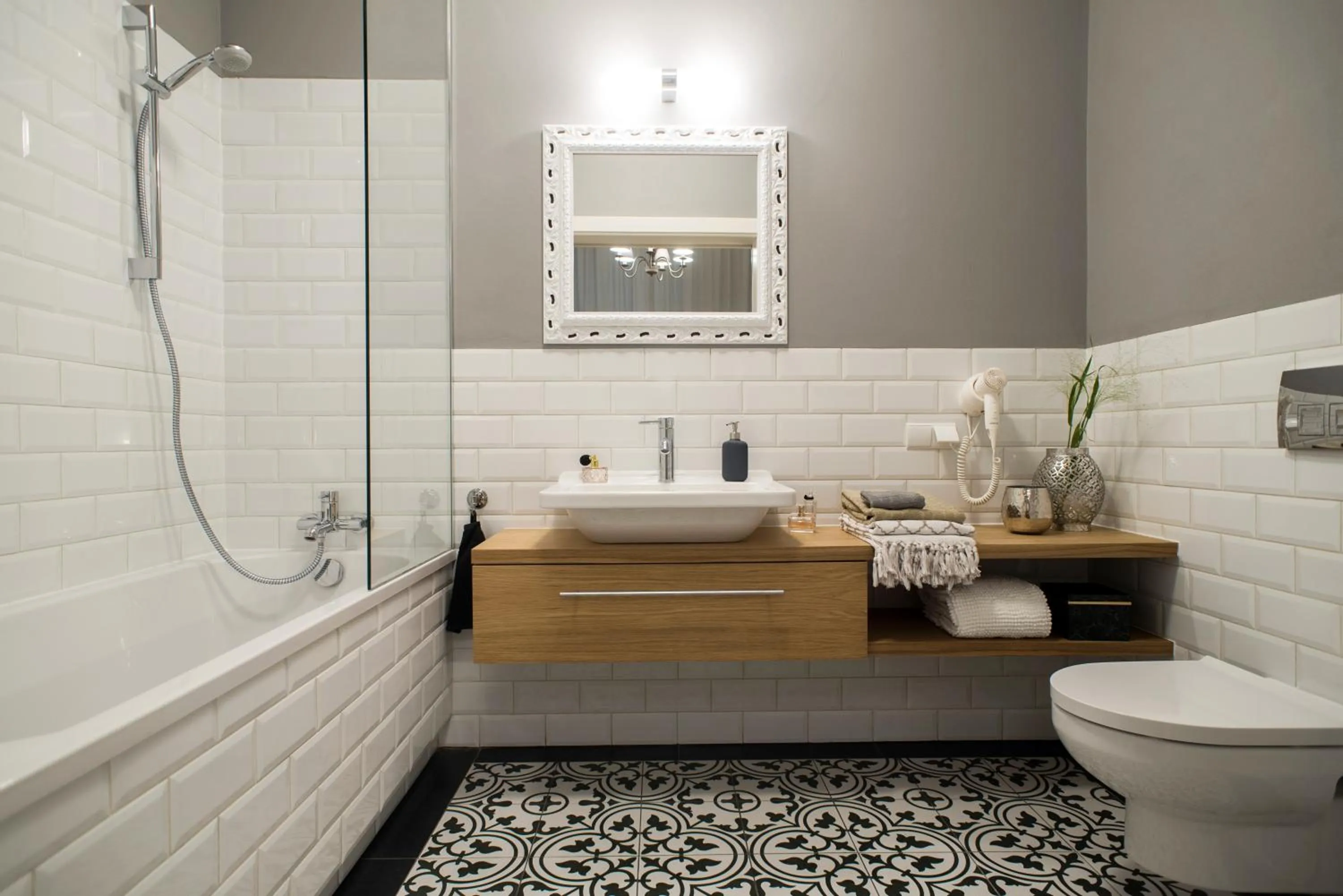 Shower in Belle Epoque Residence