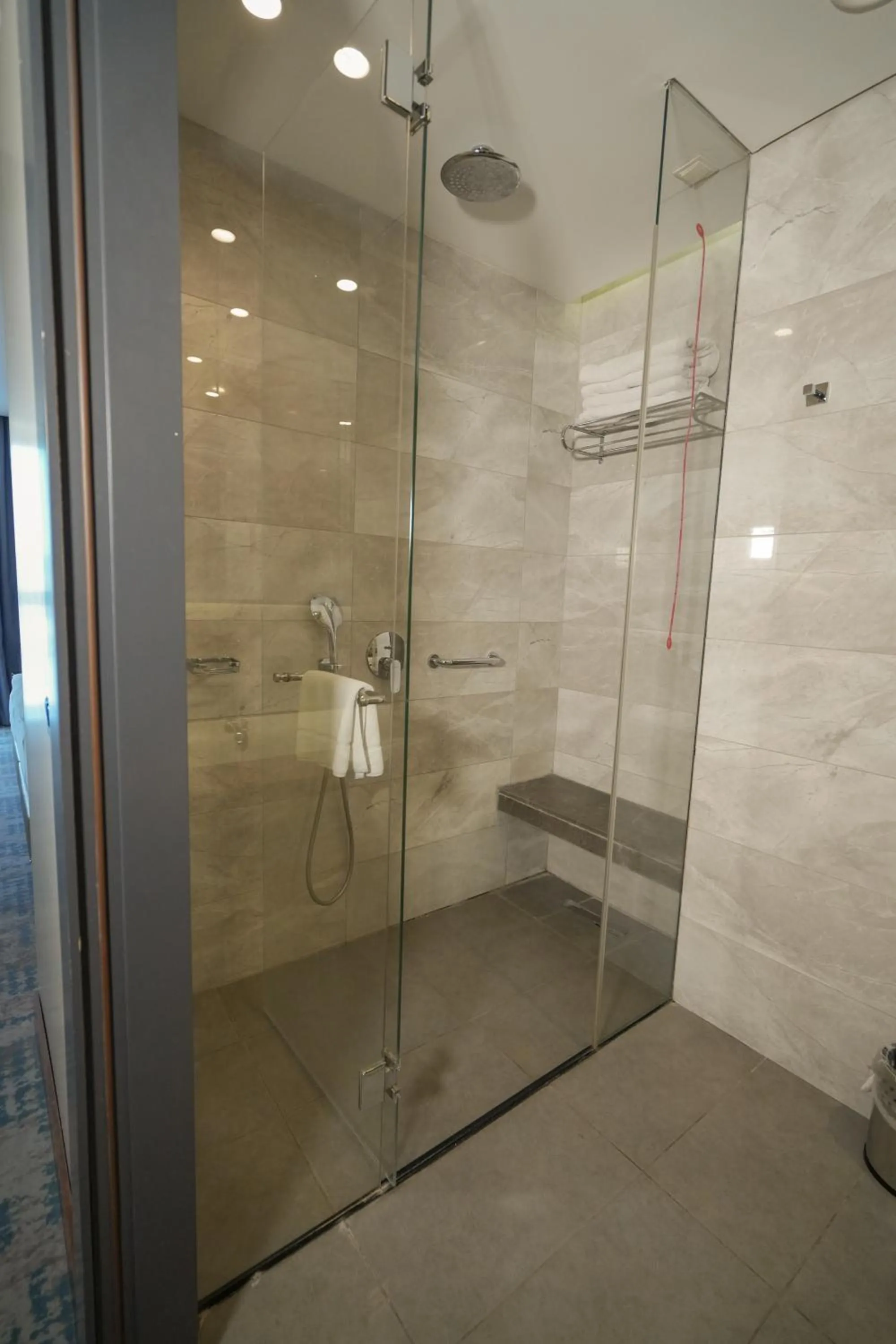 Shower in Dedeman Cizre Hotel