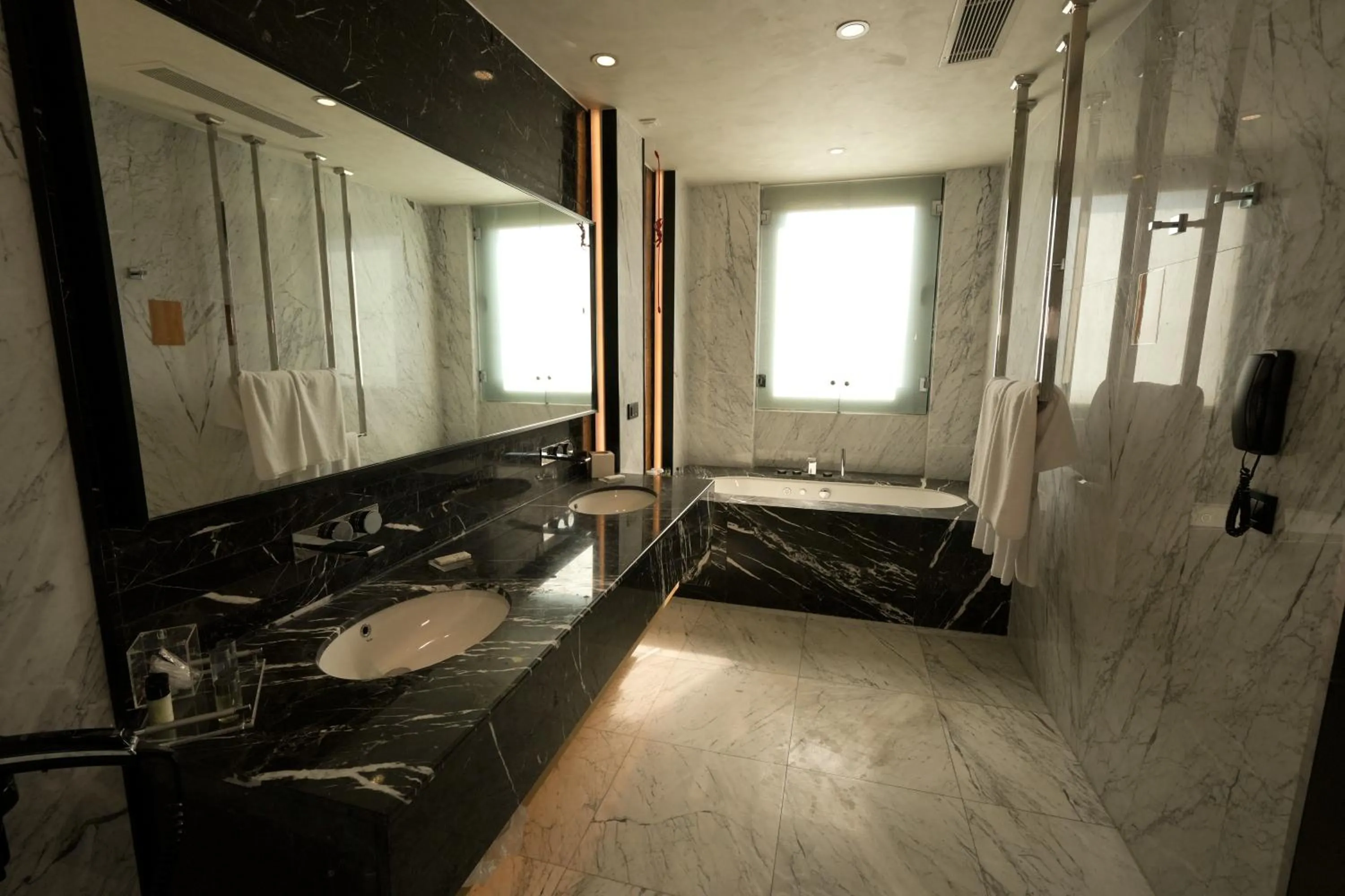 Toilet in Dedeman Cizre Hotel