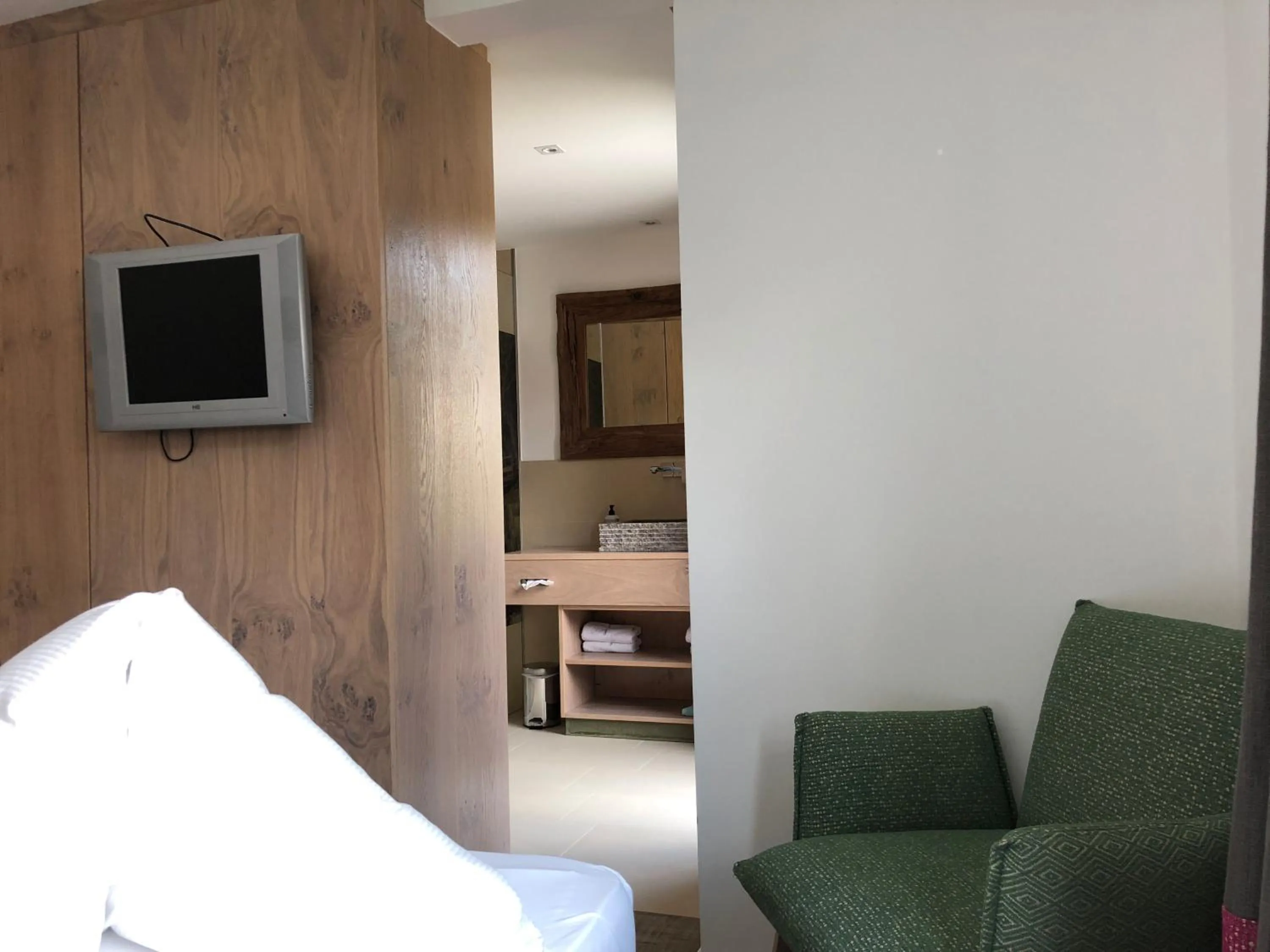 Living room, Bed in Lifesport Hotel Hechenmoos