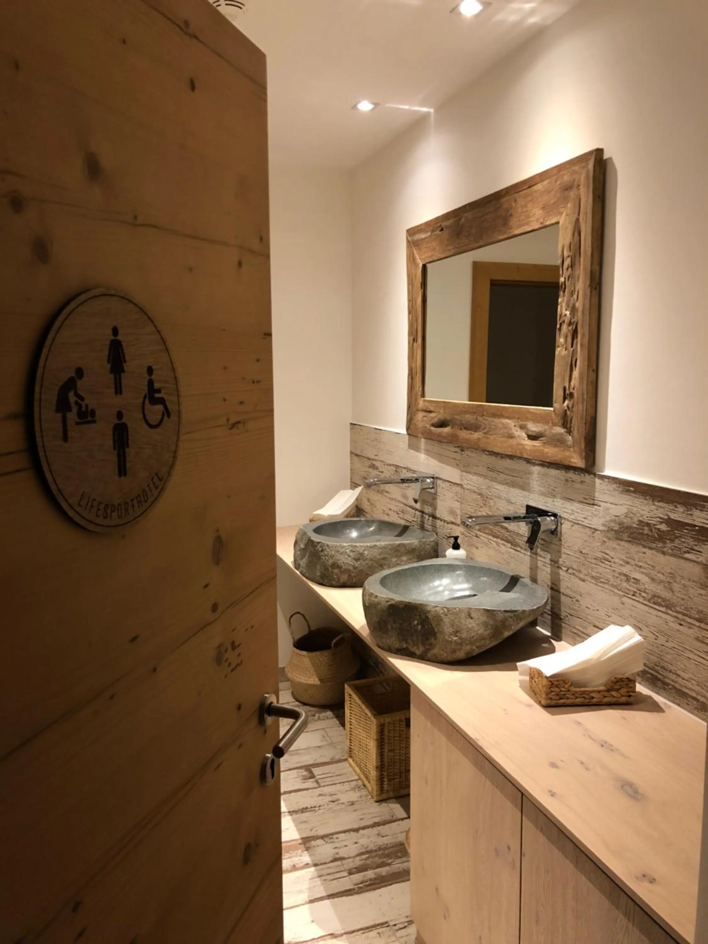 Bathroom in Lifesport Hotel Hechenmoos