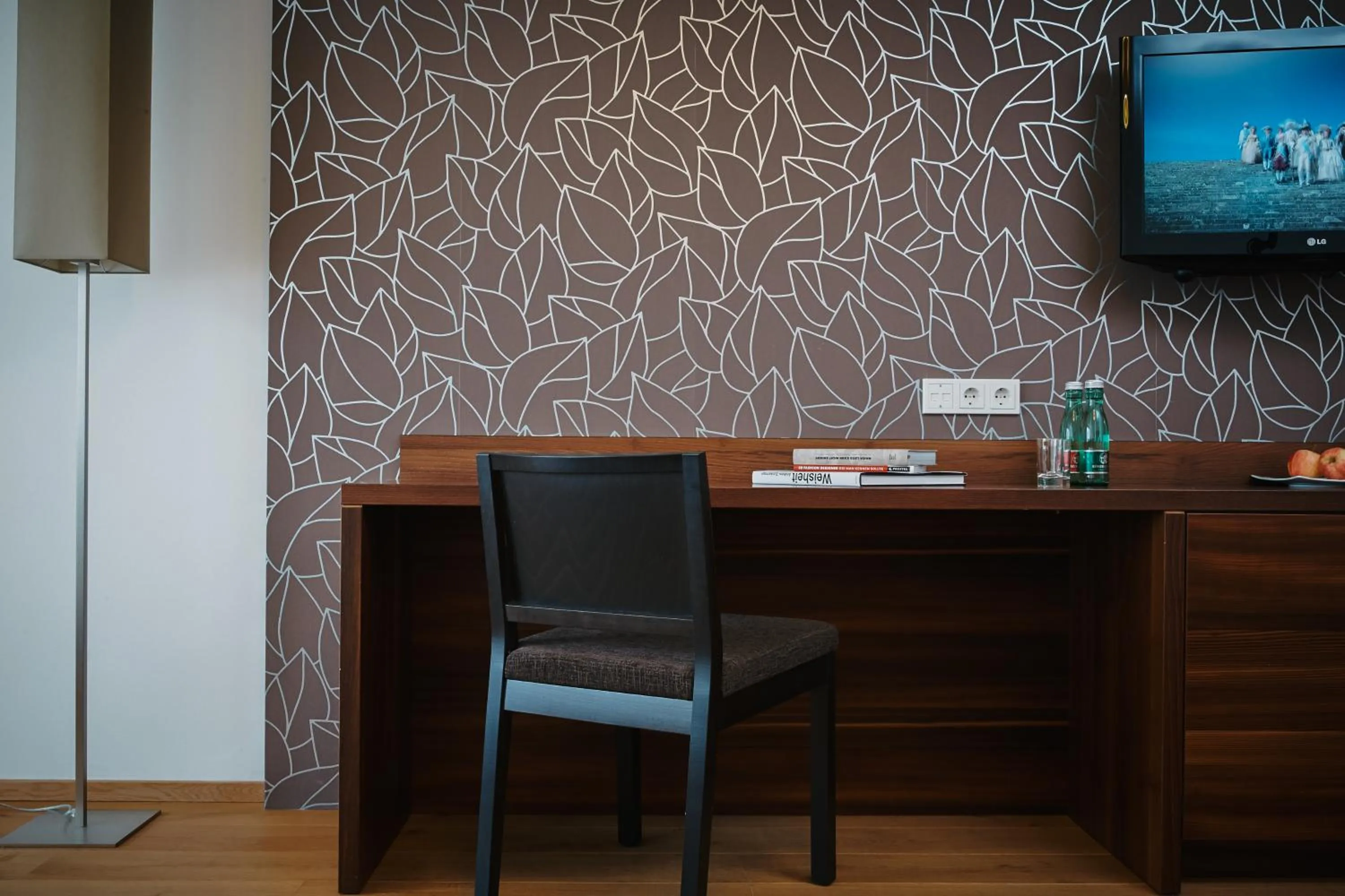 Decorative detail in Das Kronthaler - Adults only