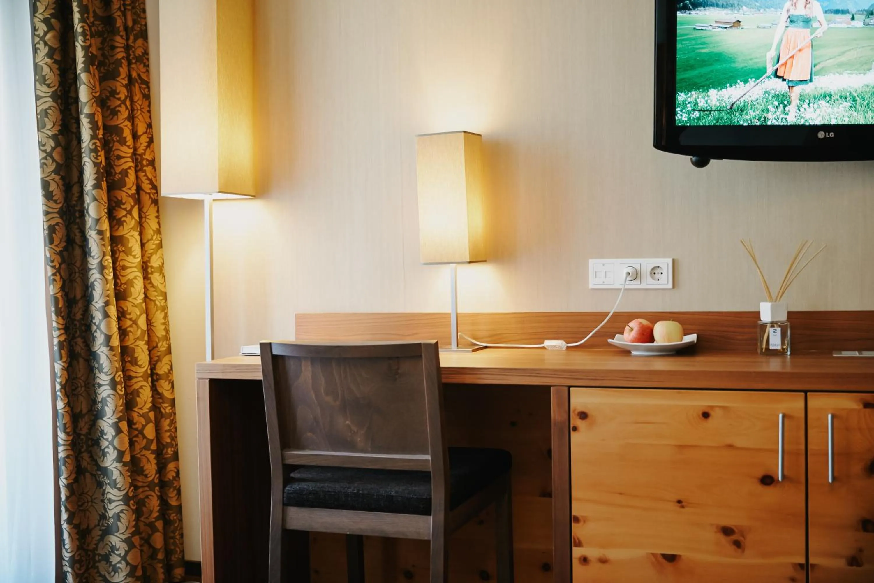 Decorative detail in Das Kronthaler - Adults only