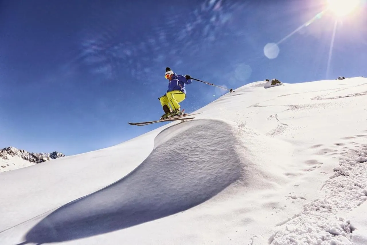 Skiing in T3 Alpenhotel Garfrescha