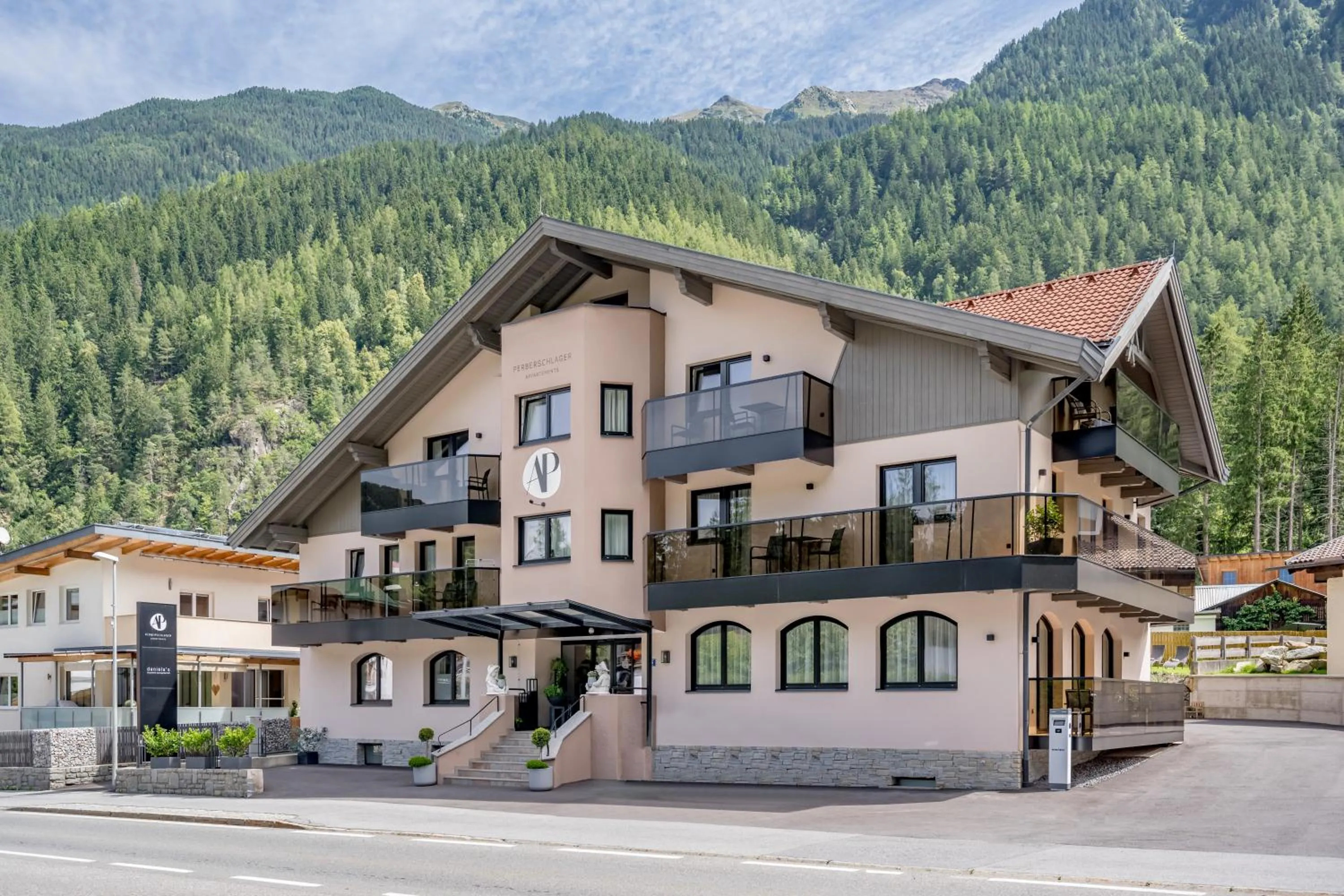 Property building in Appartements Perberschlager