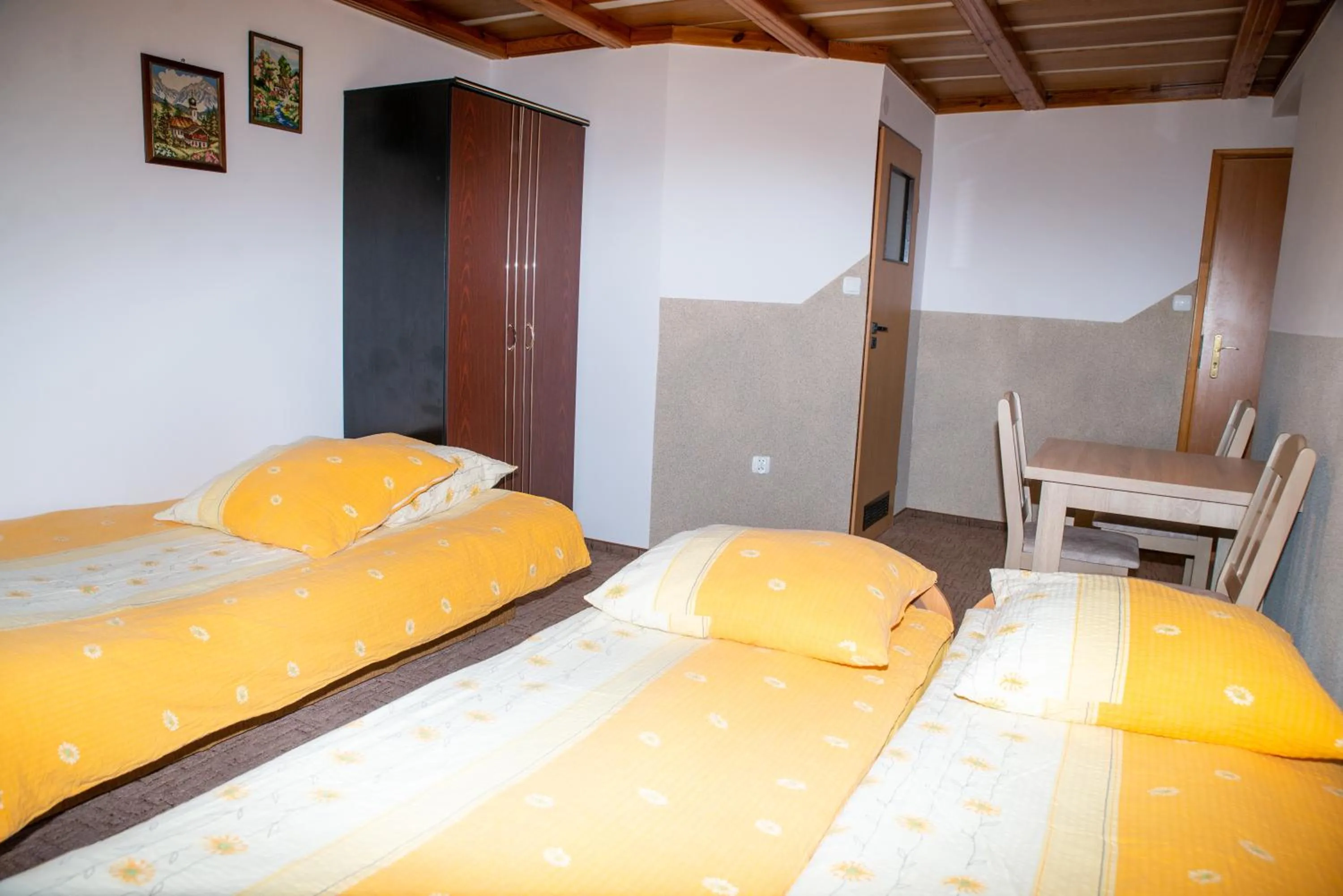 Bed in Pokoje Goscinne u Jedrusia