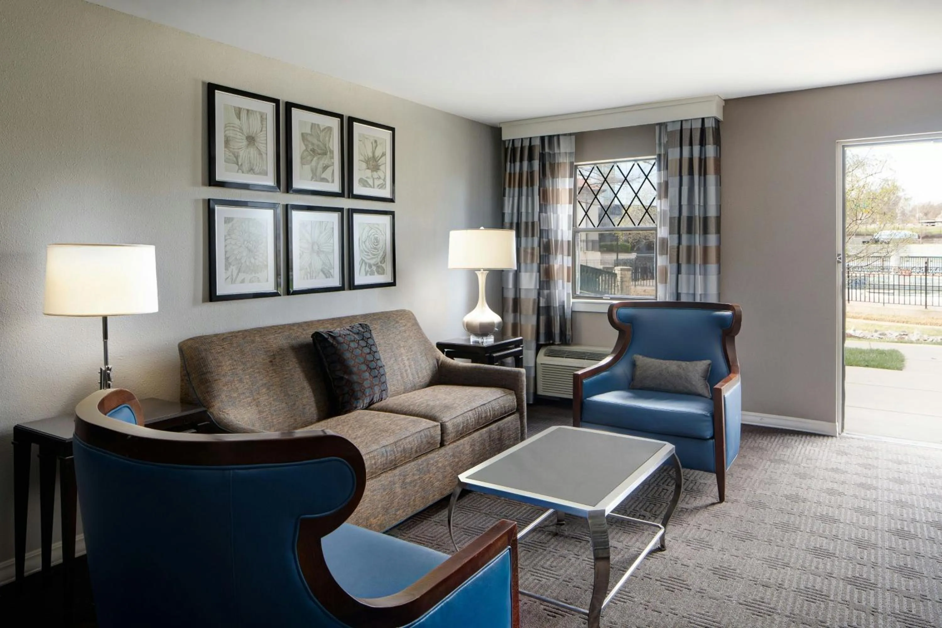 Living room in Sheraton Westport Lakeside Chalet