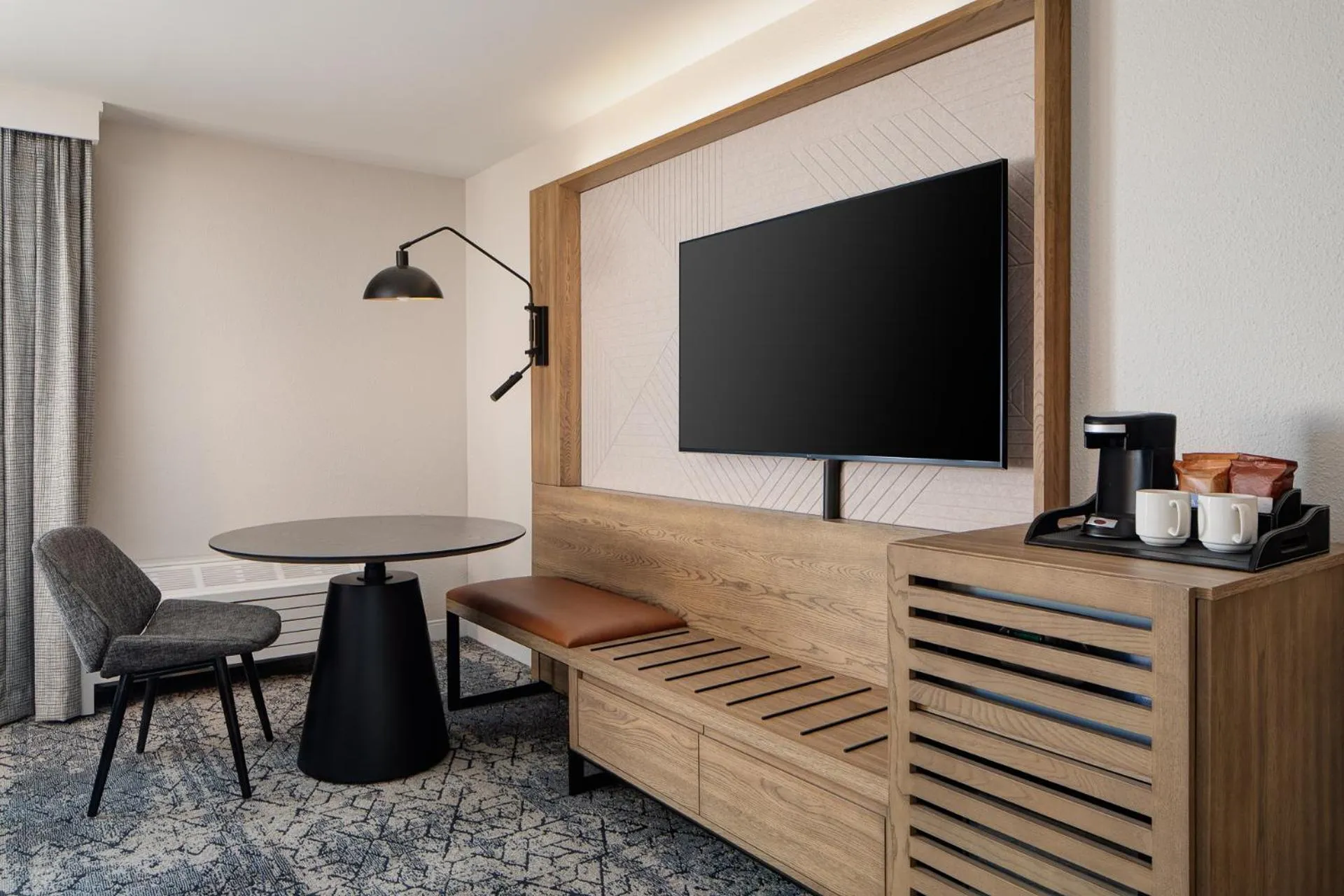 TV and multimedia in Sheraton Westport Lakeside Chalet