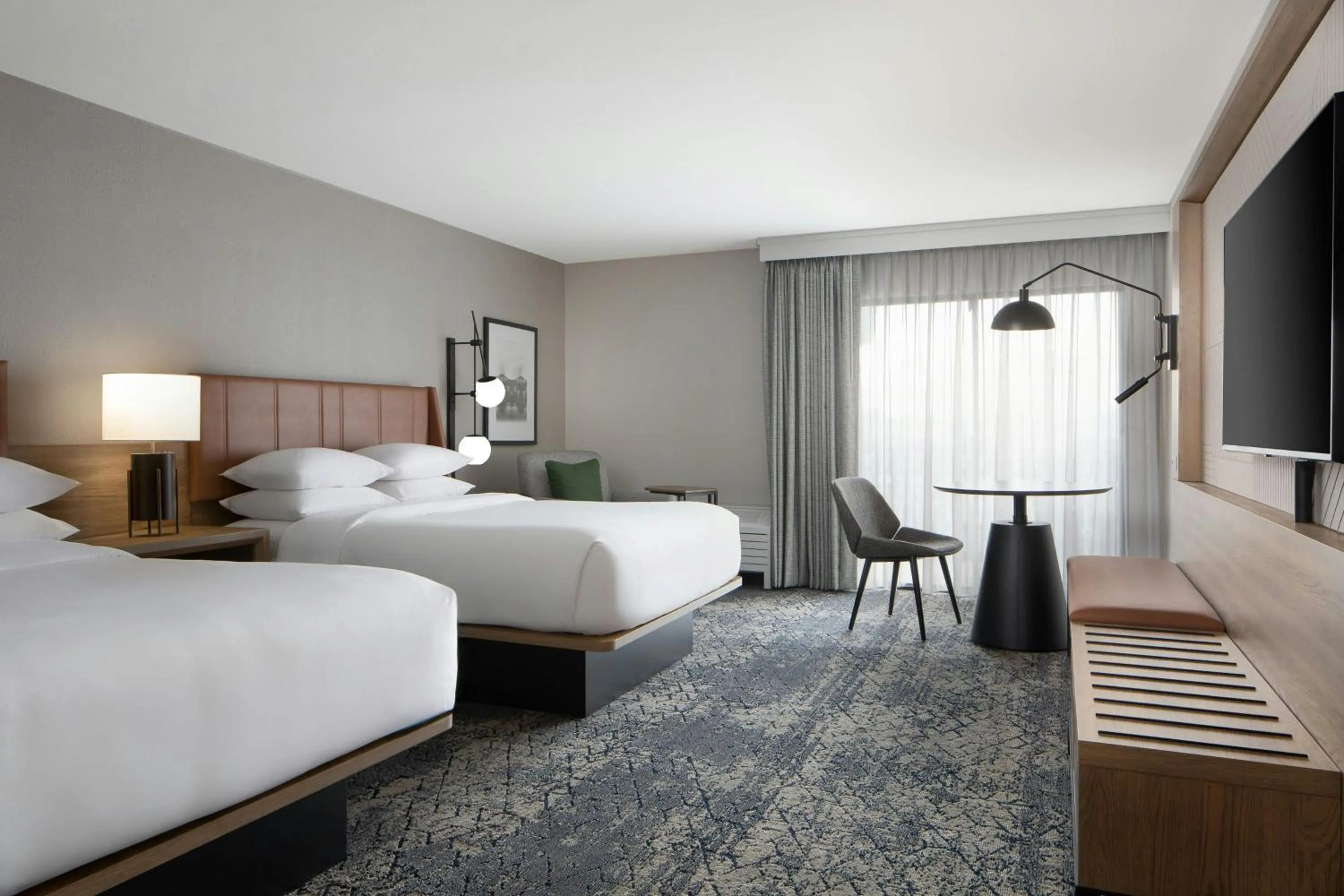 Photo of the whole room, Bed in Sheraton Westport Lakeside Chalet