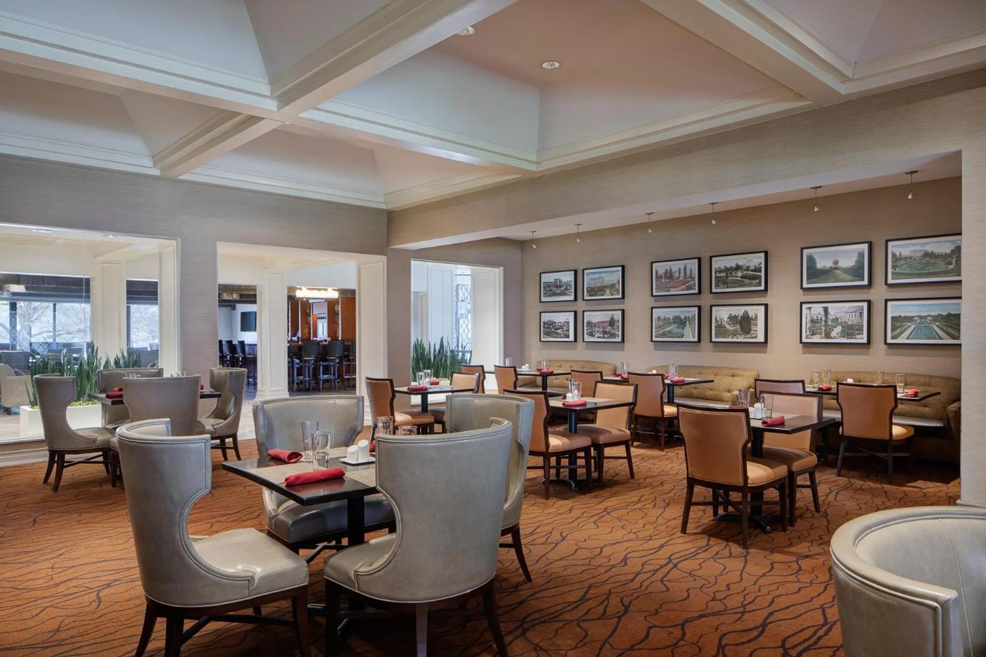 Restaurant/places to eat in Sheraton Westport Lakeside Chalet