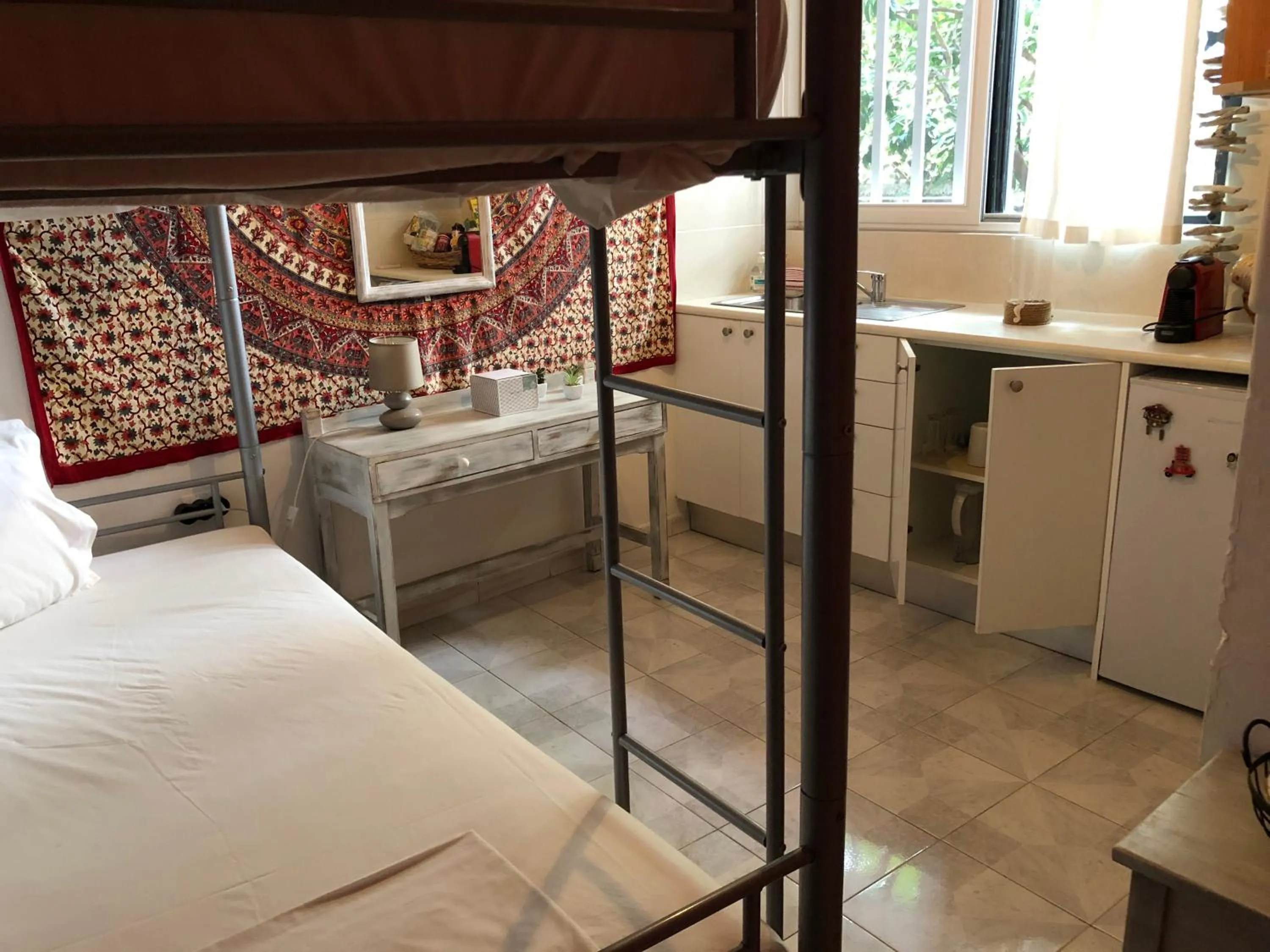 Bed in Rhodes Backpackers Boutique Hostel and Apartments