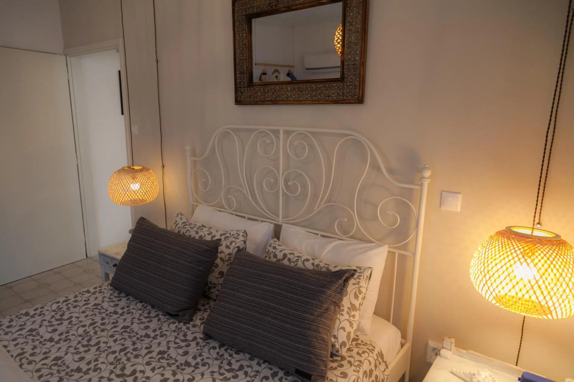 Bed in Rhodes Backpackers Boutique Hostel and Apartments