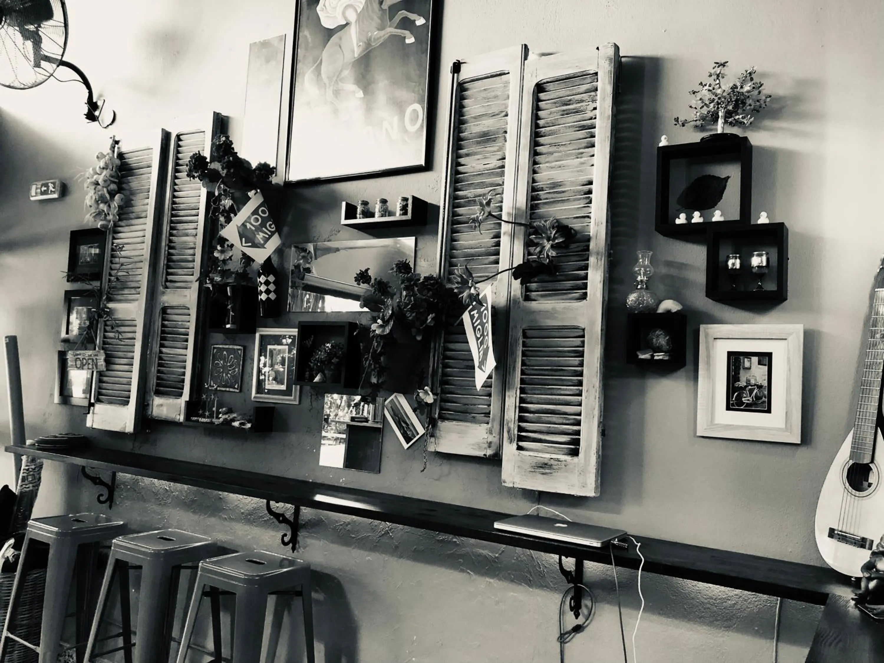 Lounge or bar in Rhodes Backpackers Boutique Hostel and Apartments