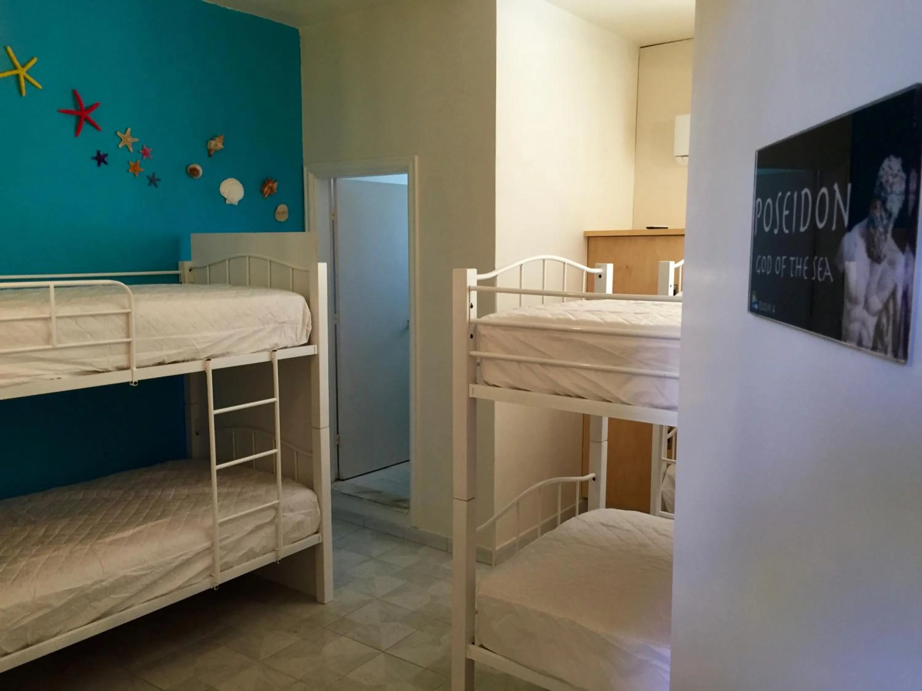 Bed in Rhodes Backpackers Boutique Hostel and Apartments