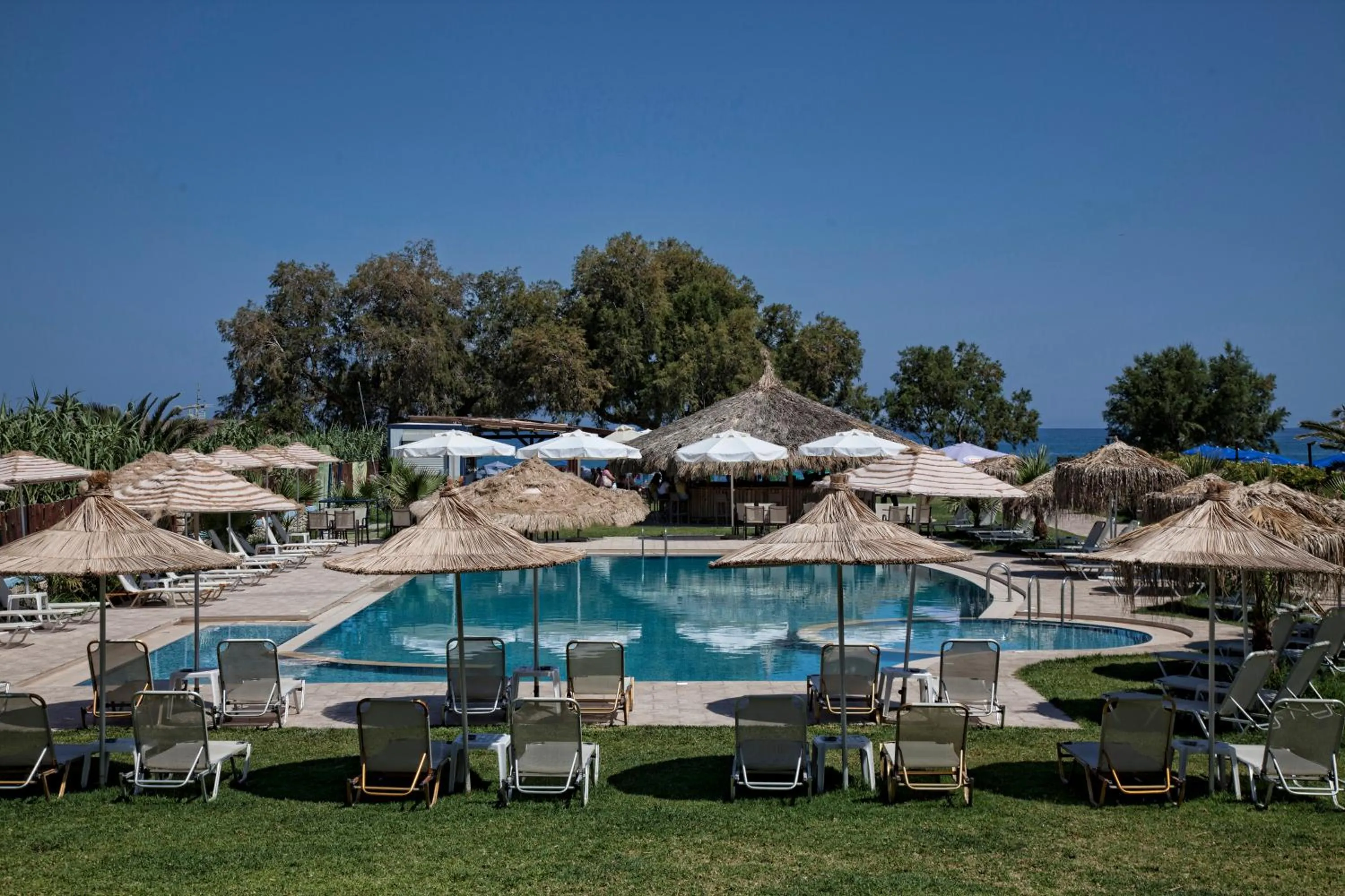 Garden in Gold Apartments