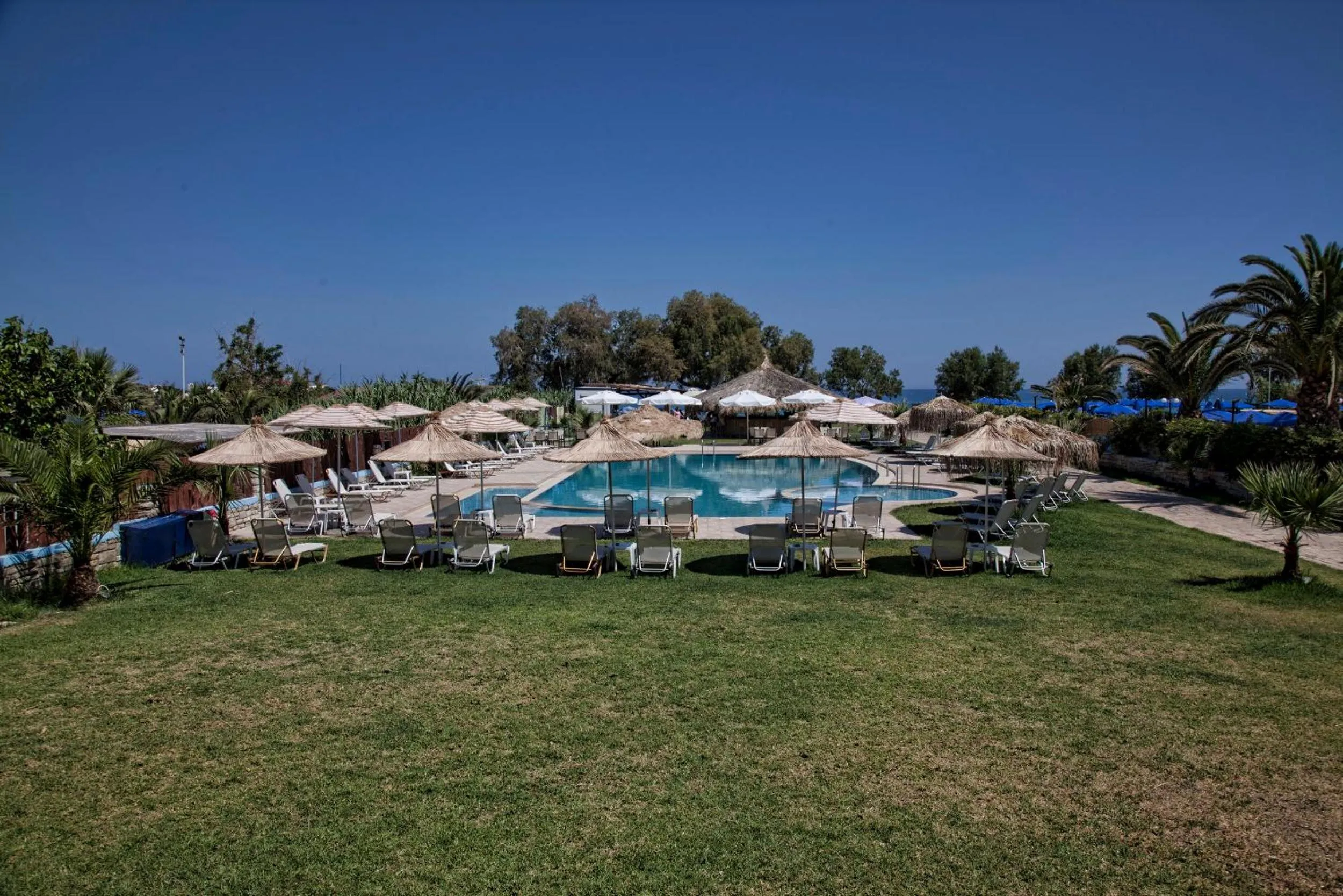 Garden in Gold Apartments