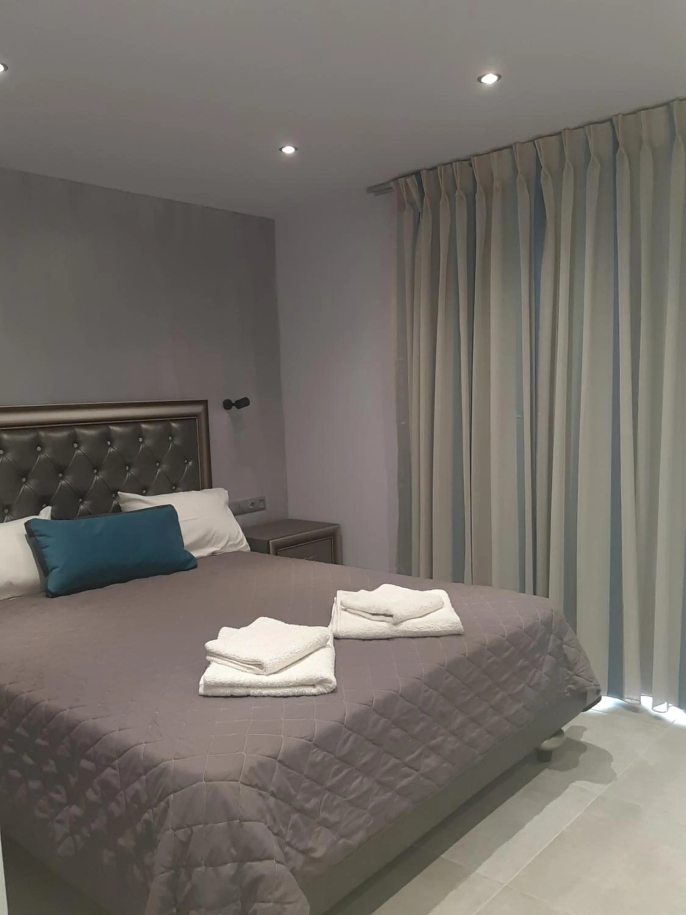 Bed in Gold Apartments