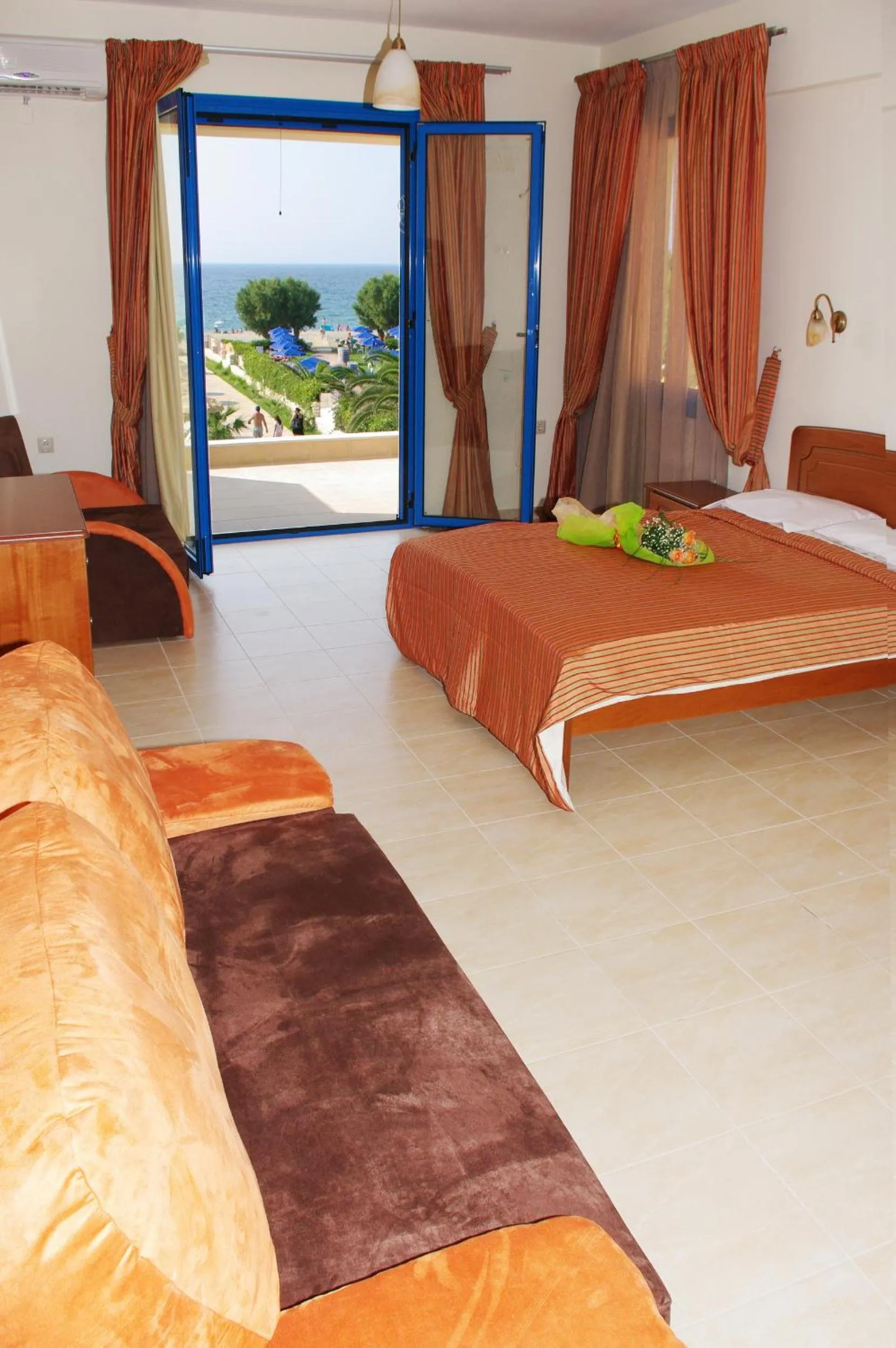 Balcony/Terrace, Bed in Gold Apartments