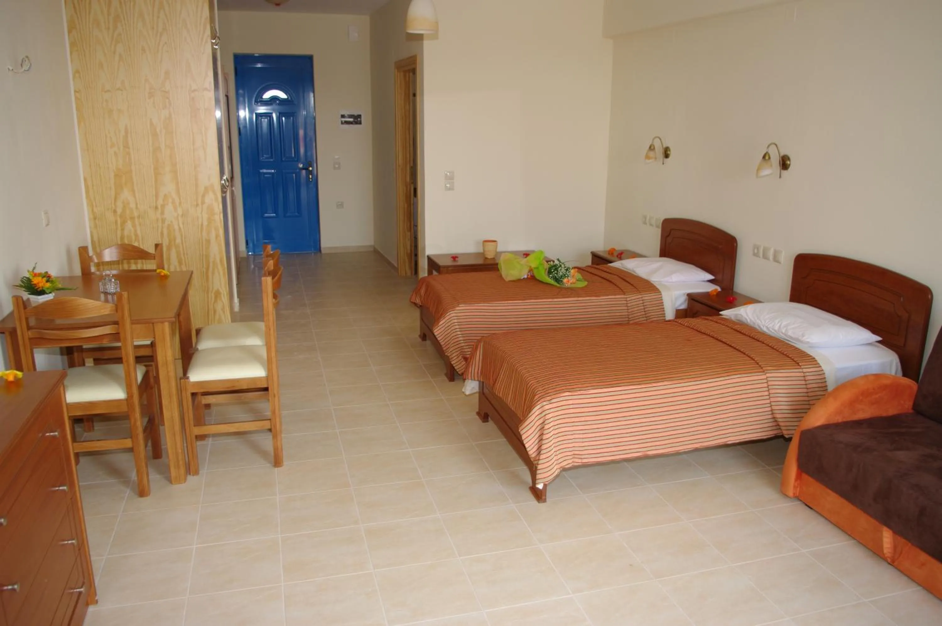 Kitchen or kitchenette, Bed in Gold Apartments