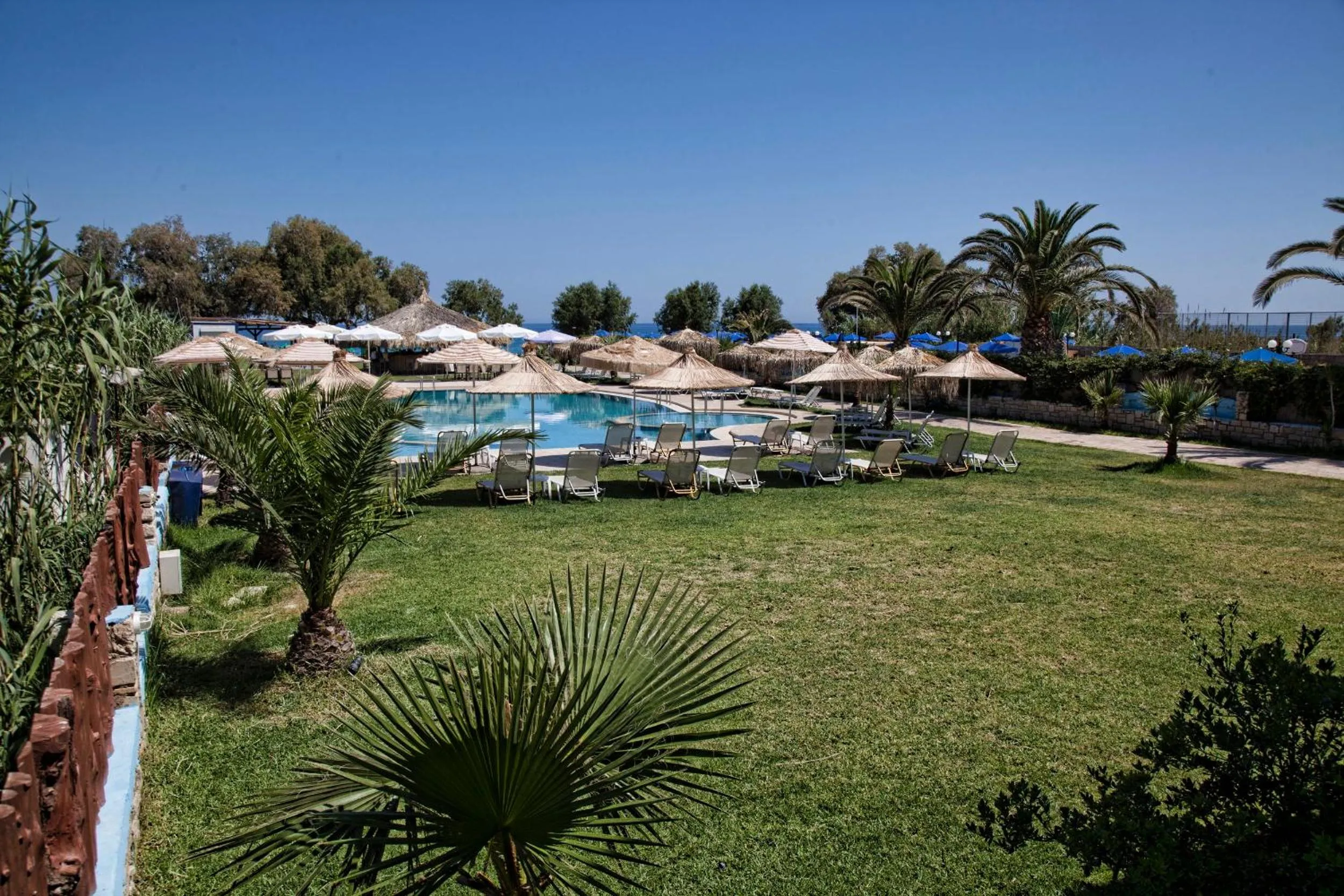 Restaurant/places to eat in Gold Apartments