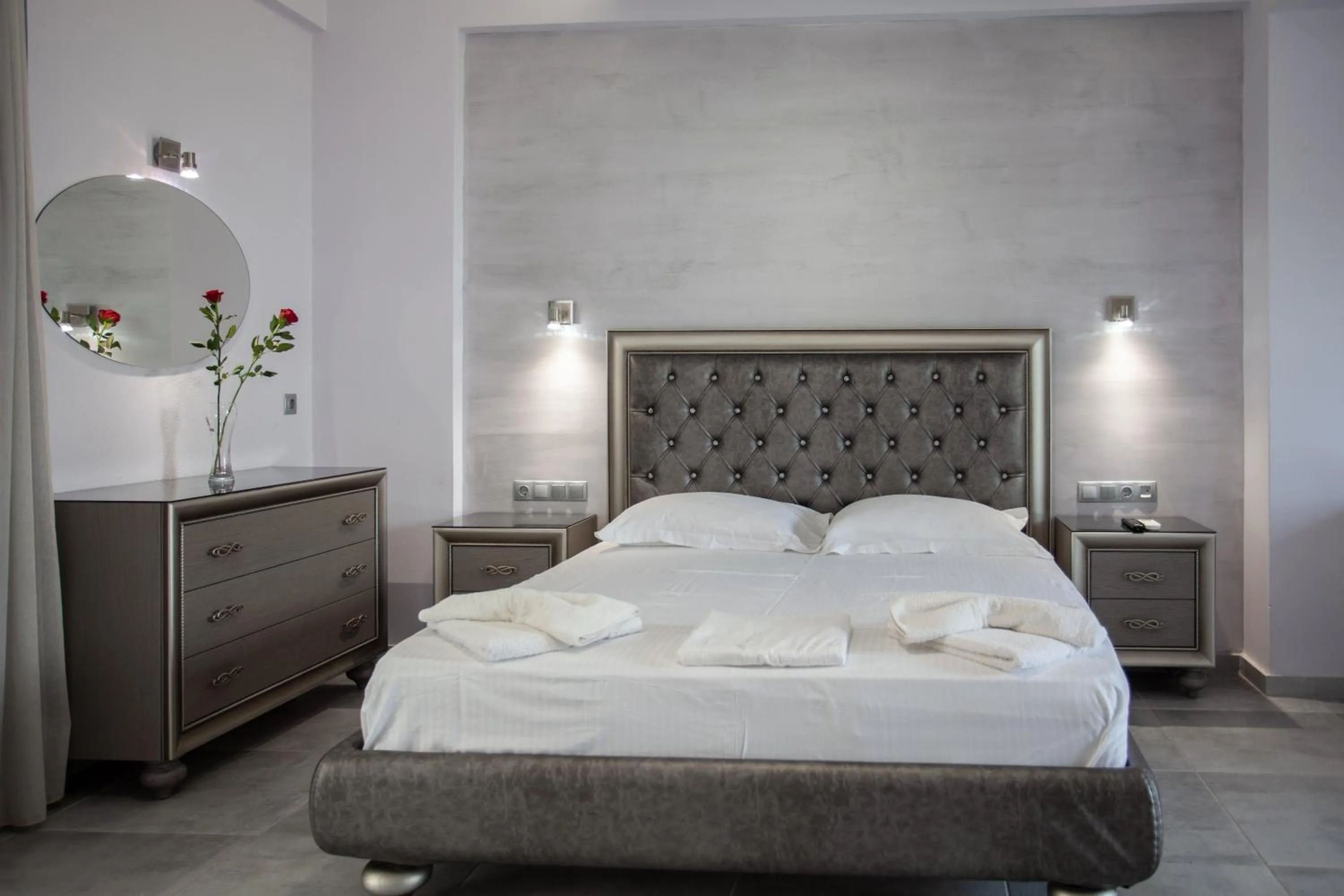 Bedroom, Bed in Gold Apartments