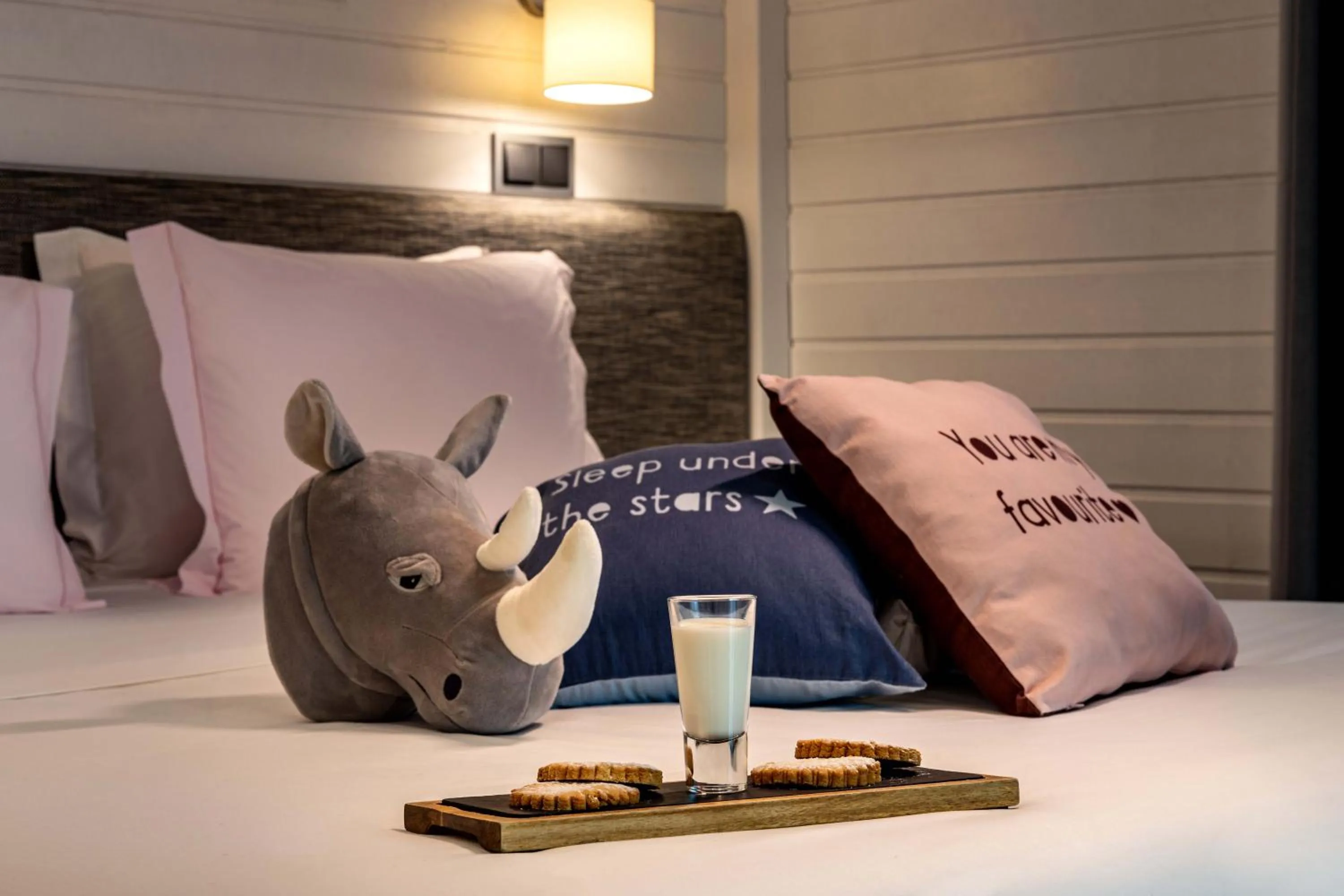 children, Bed in The Magnolia Hotel