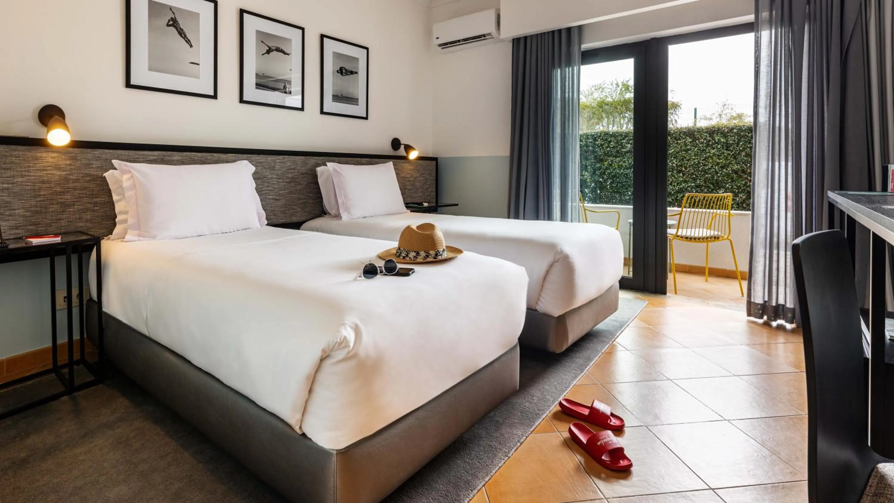 Bed in The Magnolia Hotel