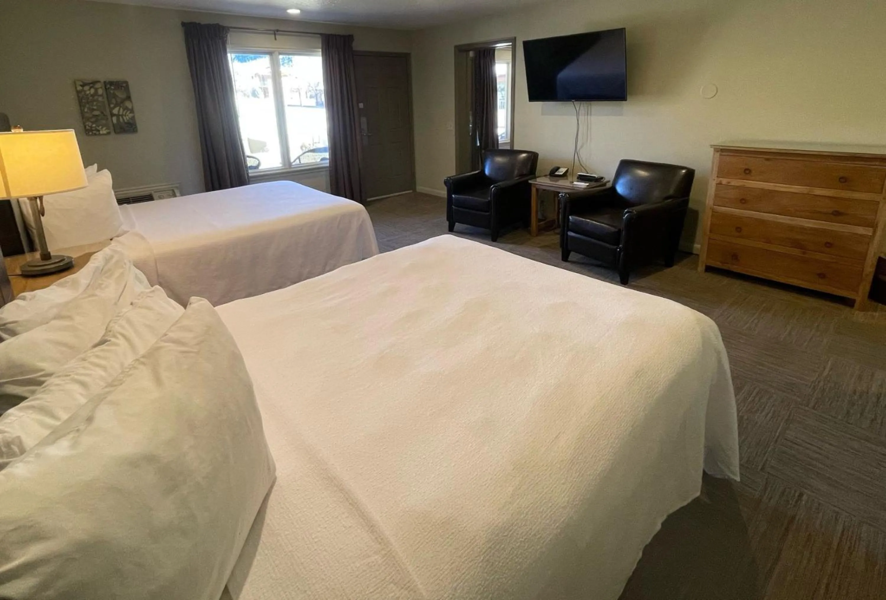 Bed in Driftwood Lodge