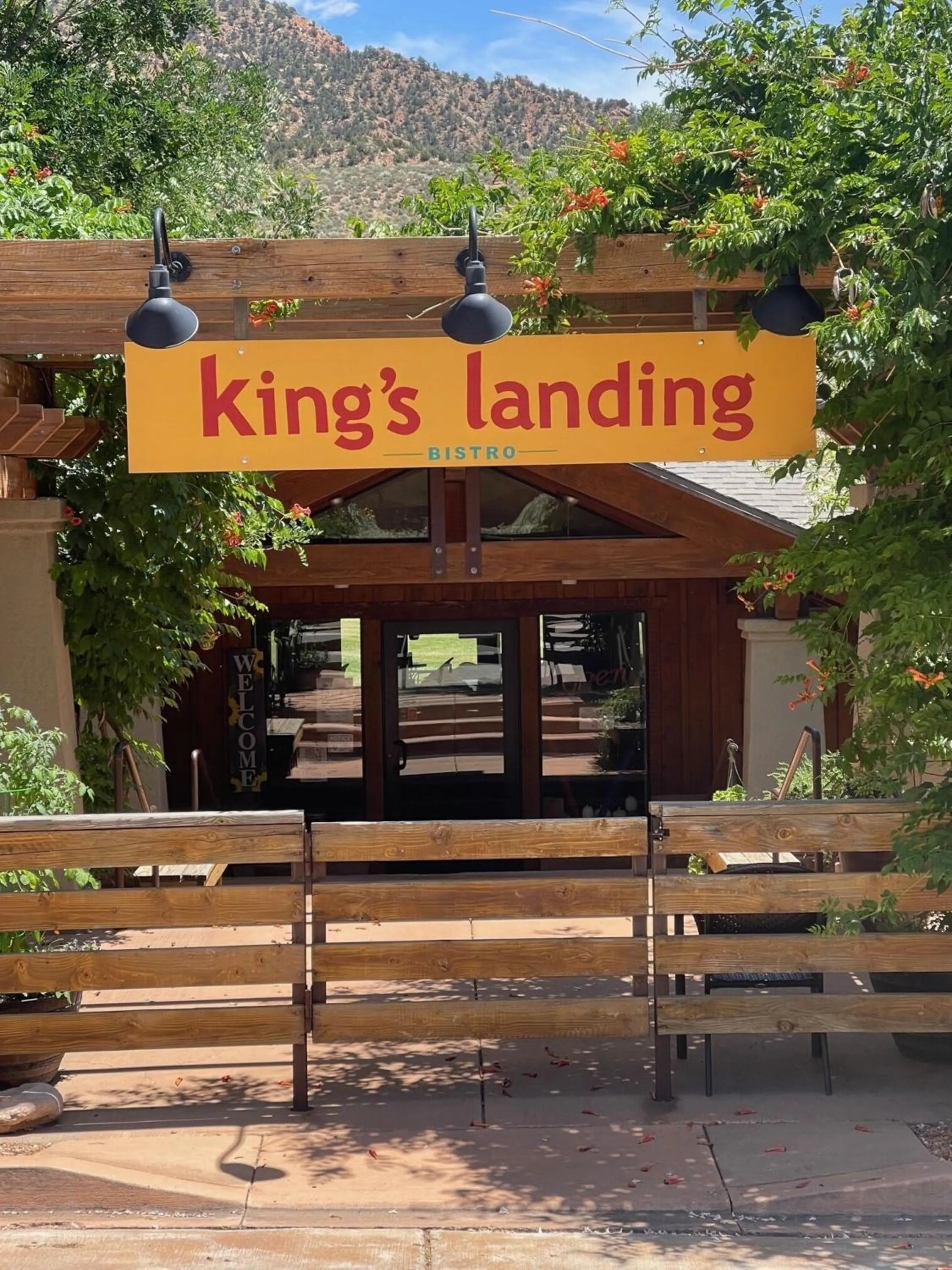 Restaurant/places to eat in Driftwood Lodge