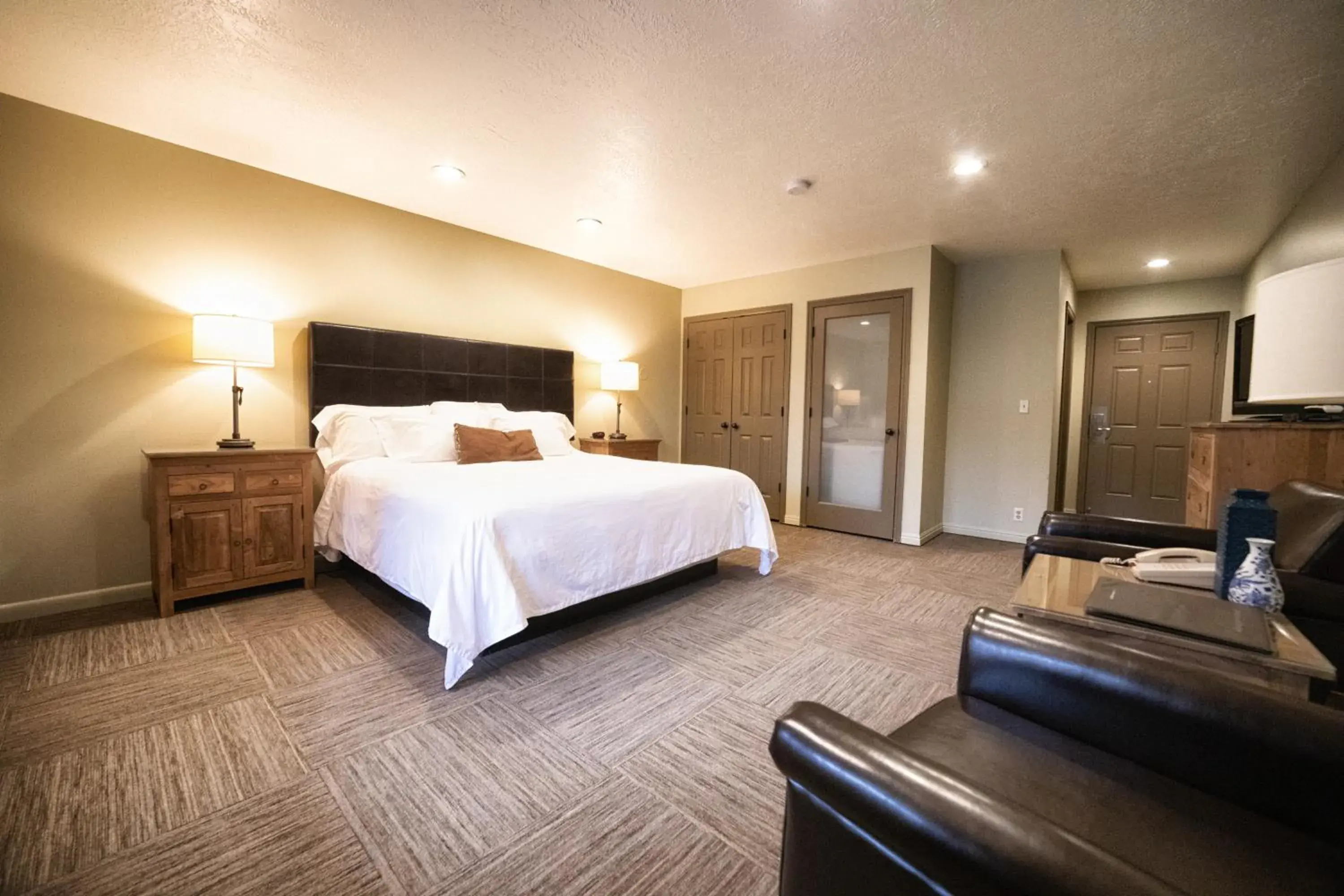 Classic King Room Patio or Balcony in Driftwood Lodge Classic King Room Patio or Balcony in Driftwood Lodge