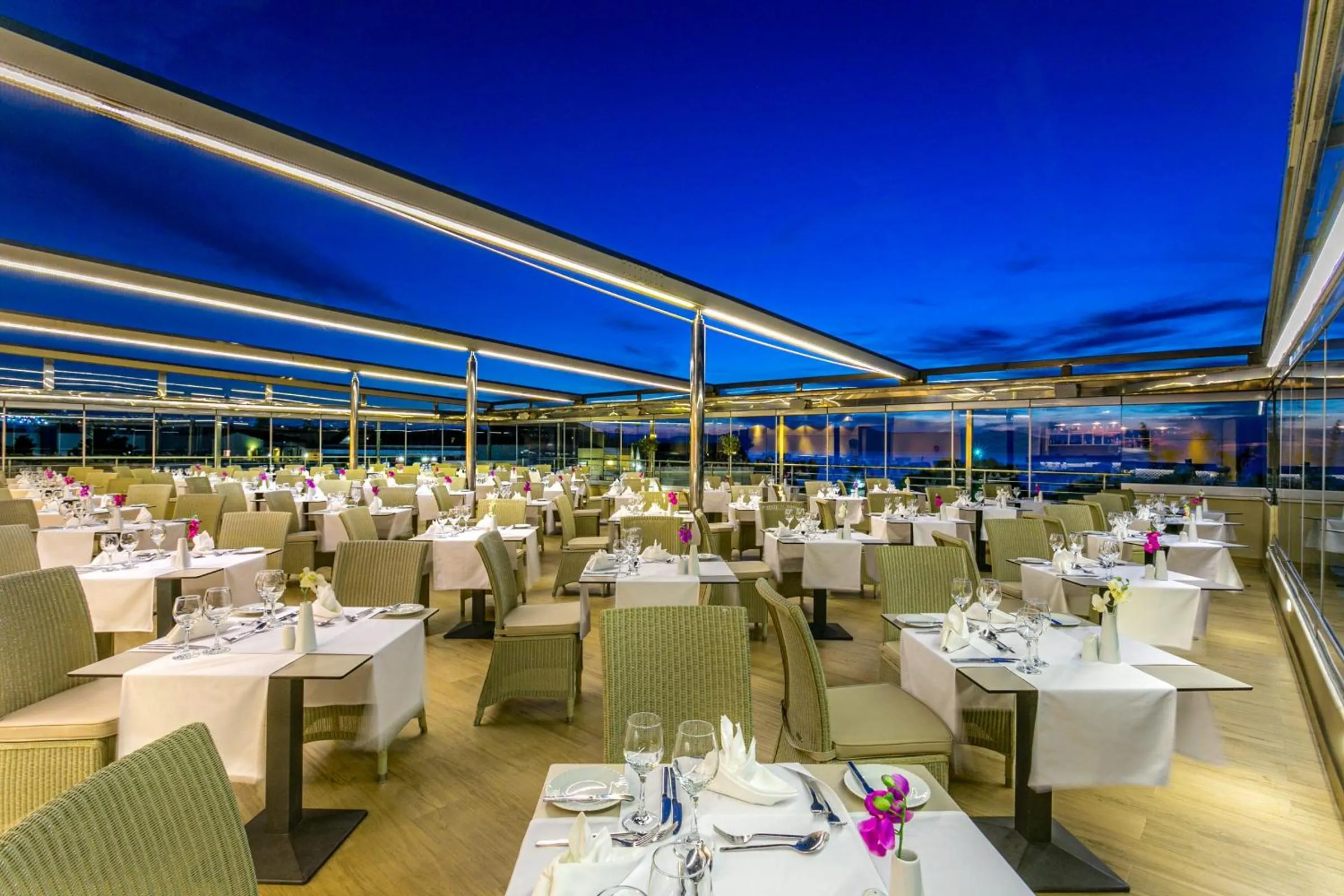 Restaurant/places to eat in Porto Platanias Beach Resort & Spa