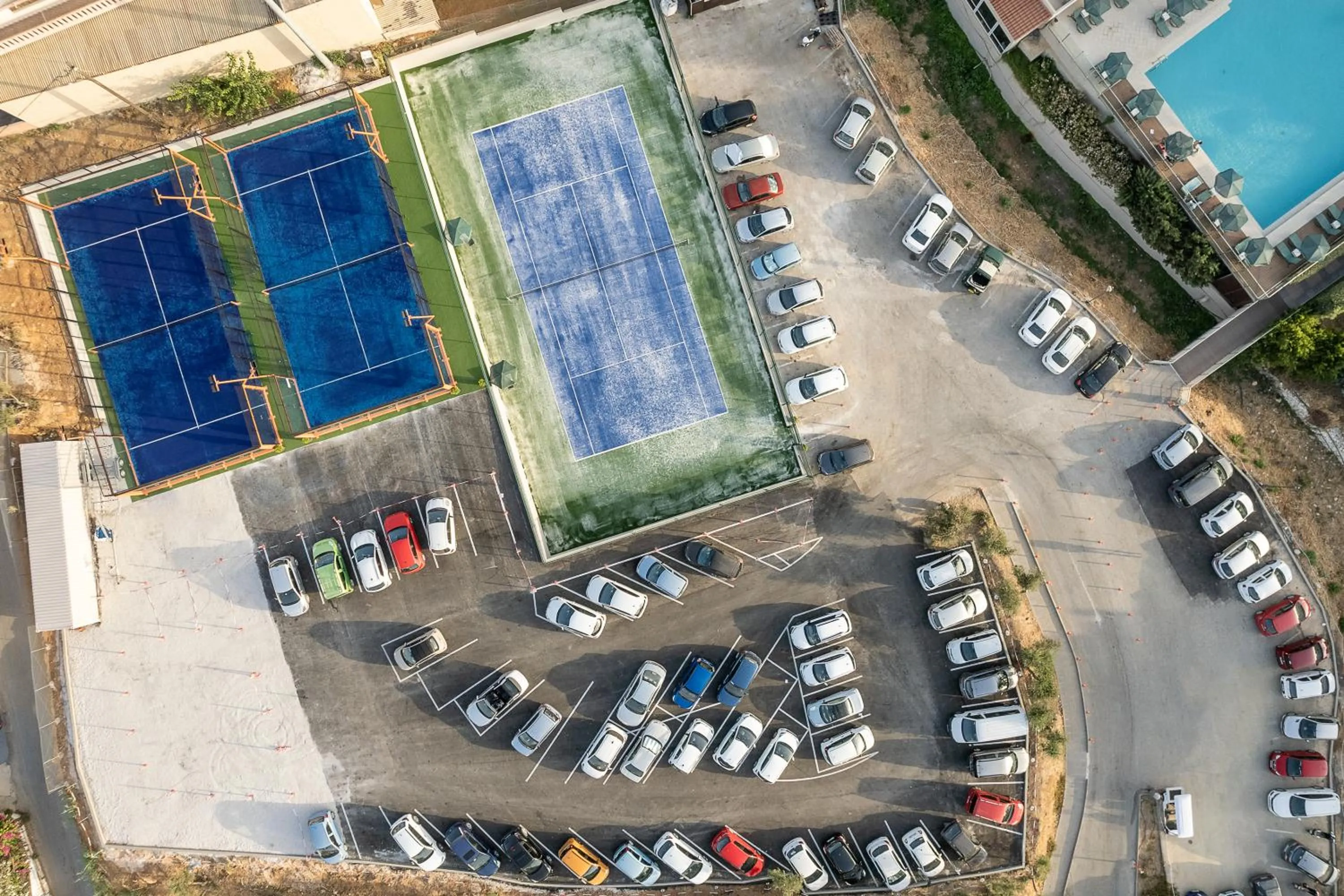 Tennis court in Porto Platanias Beach Resort & Spa