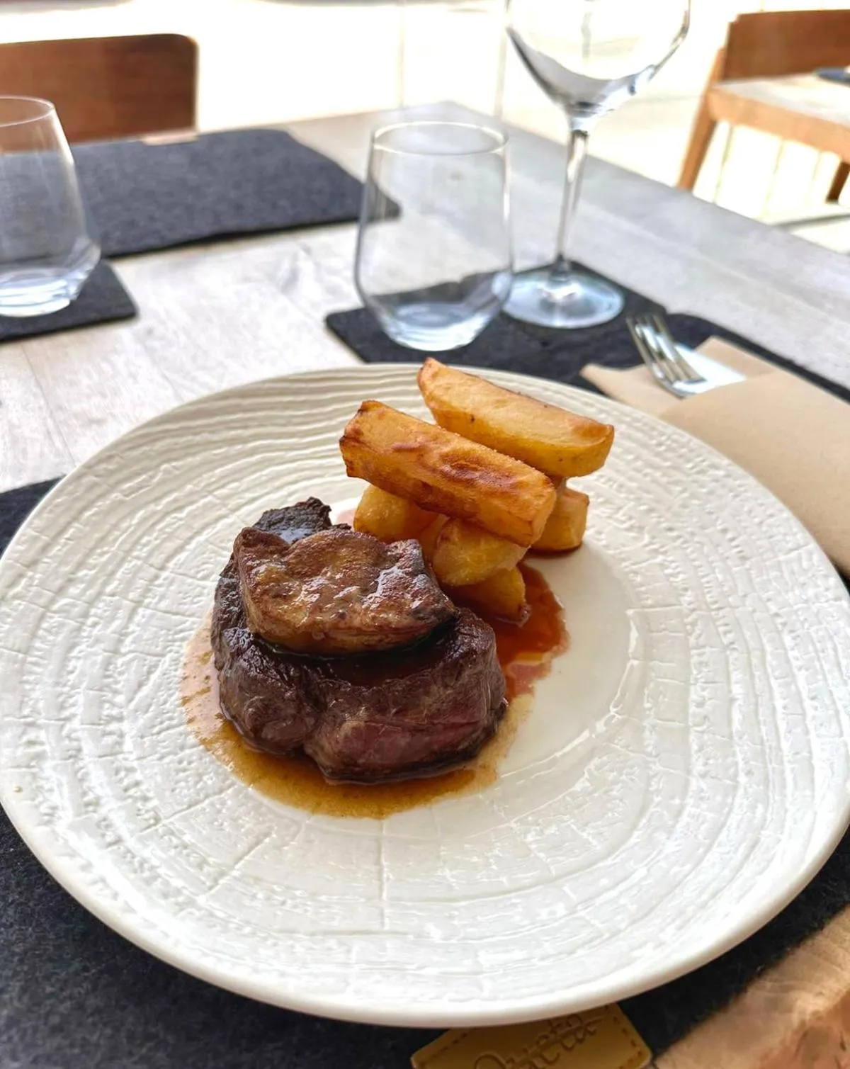 Restaurant/places to eat in Auberge Kallisté - Eco Label