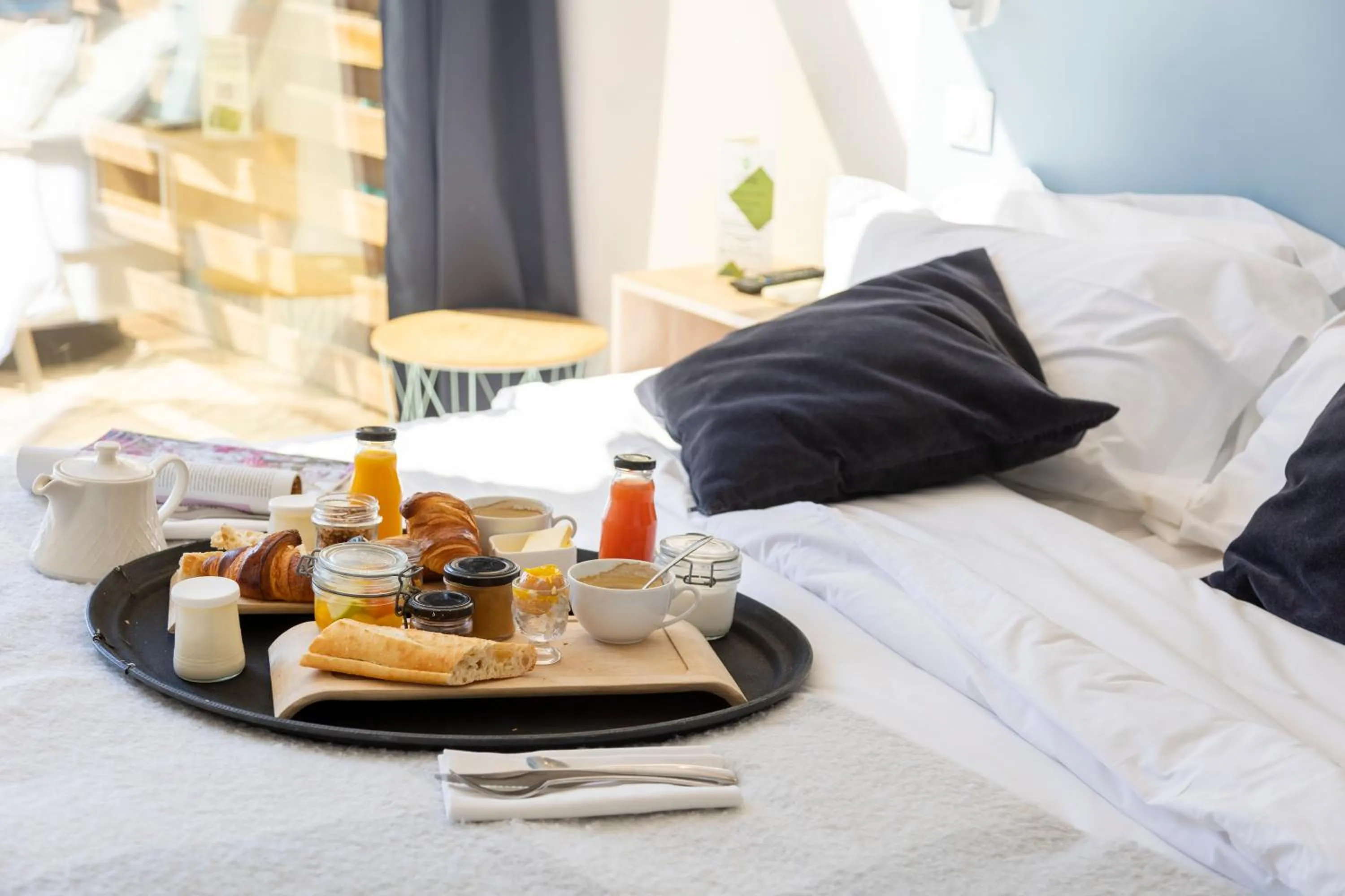 Breakfast, Bed in Auberge Kallisté - Eco Label