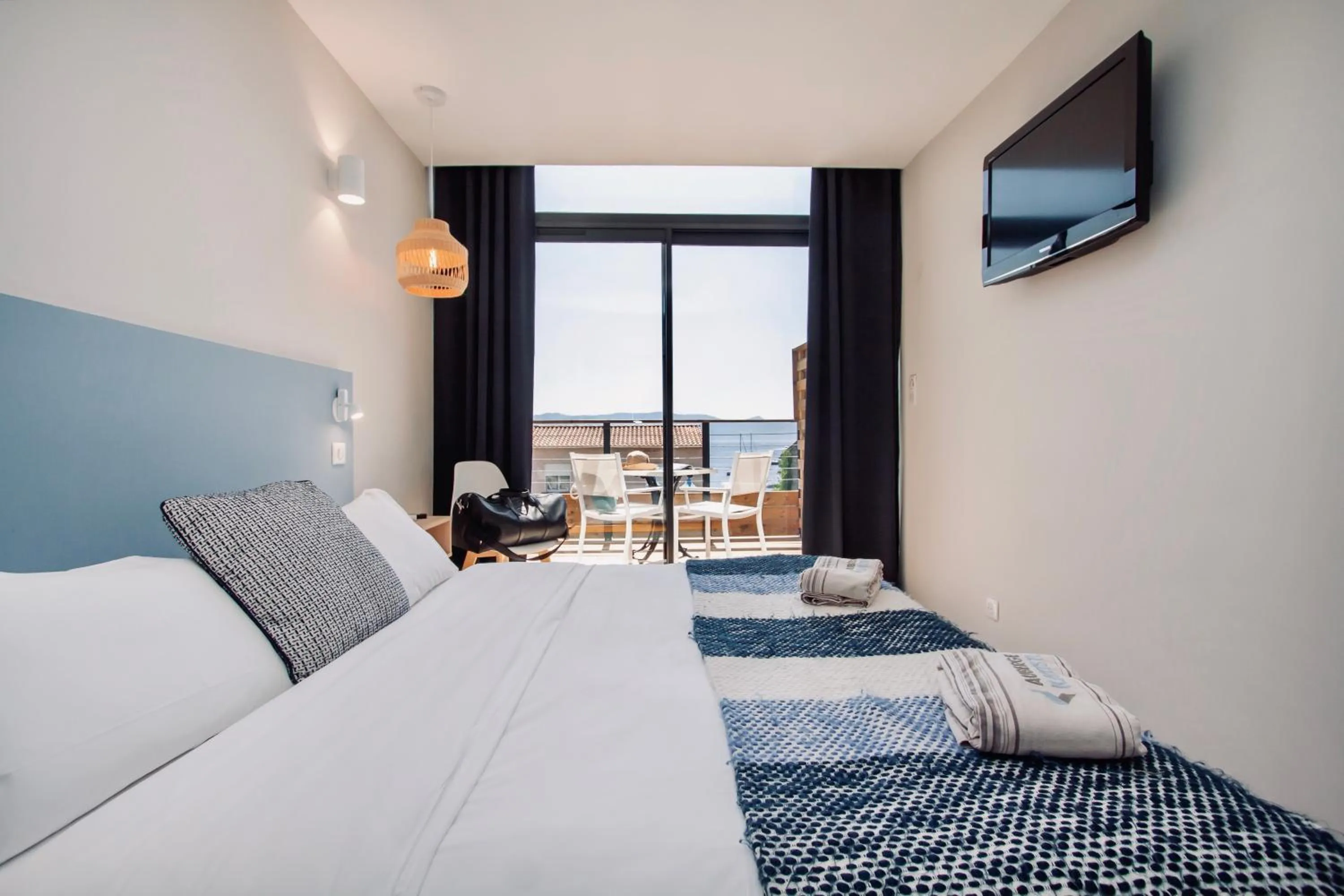 Photo of the whole room, Bed in Auberge Kallisté - Eco Label