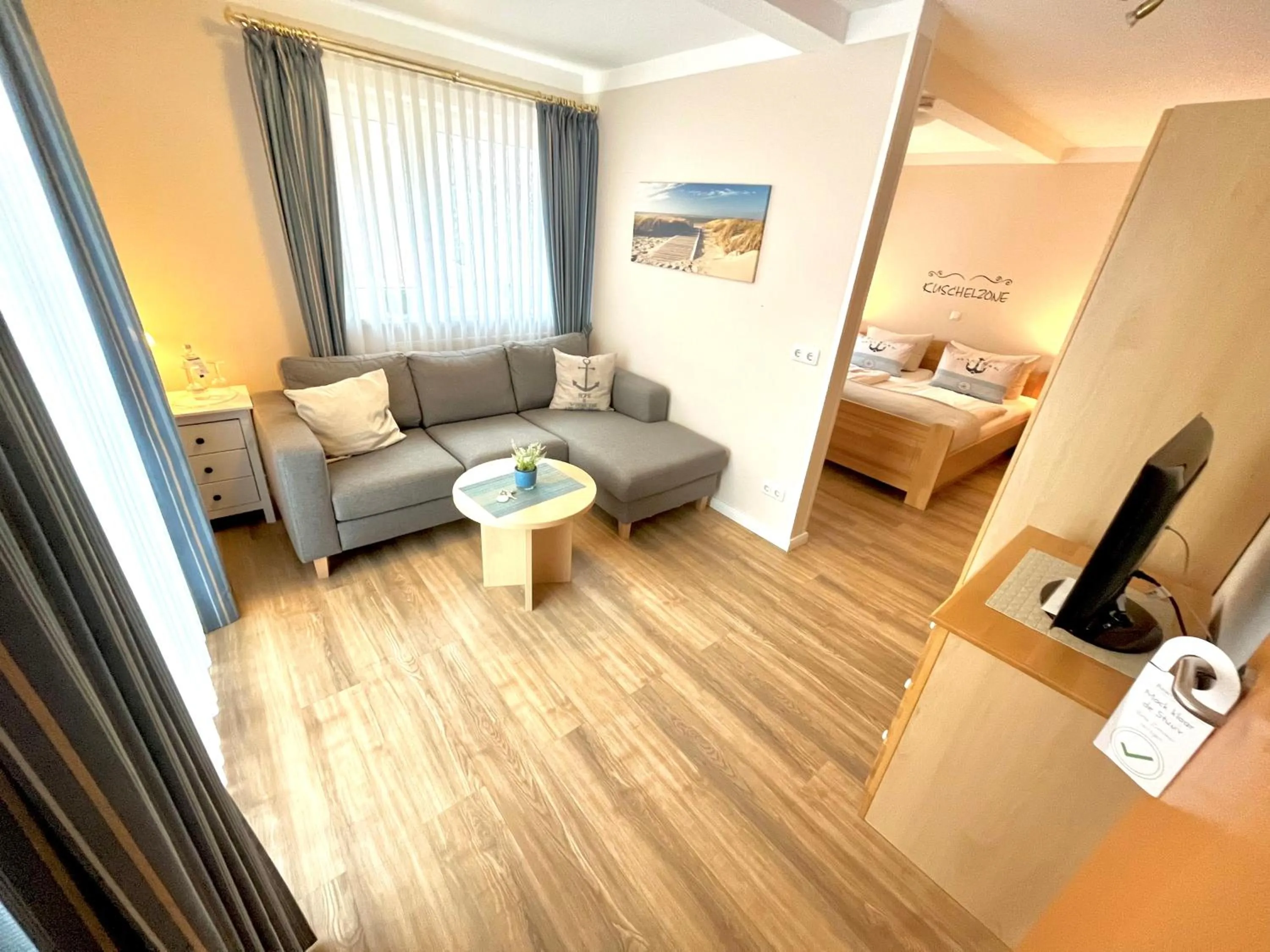 Living room, Bed in Landhotel Esen