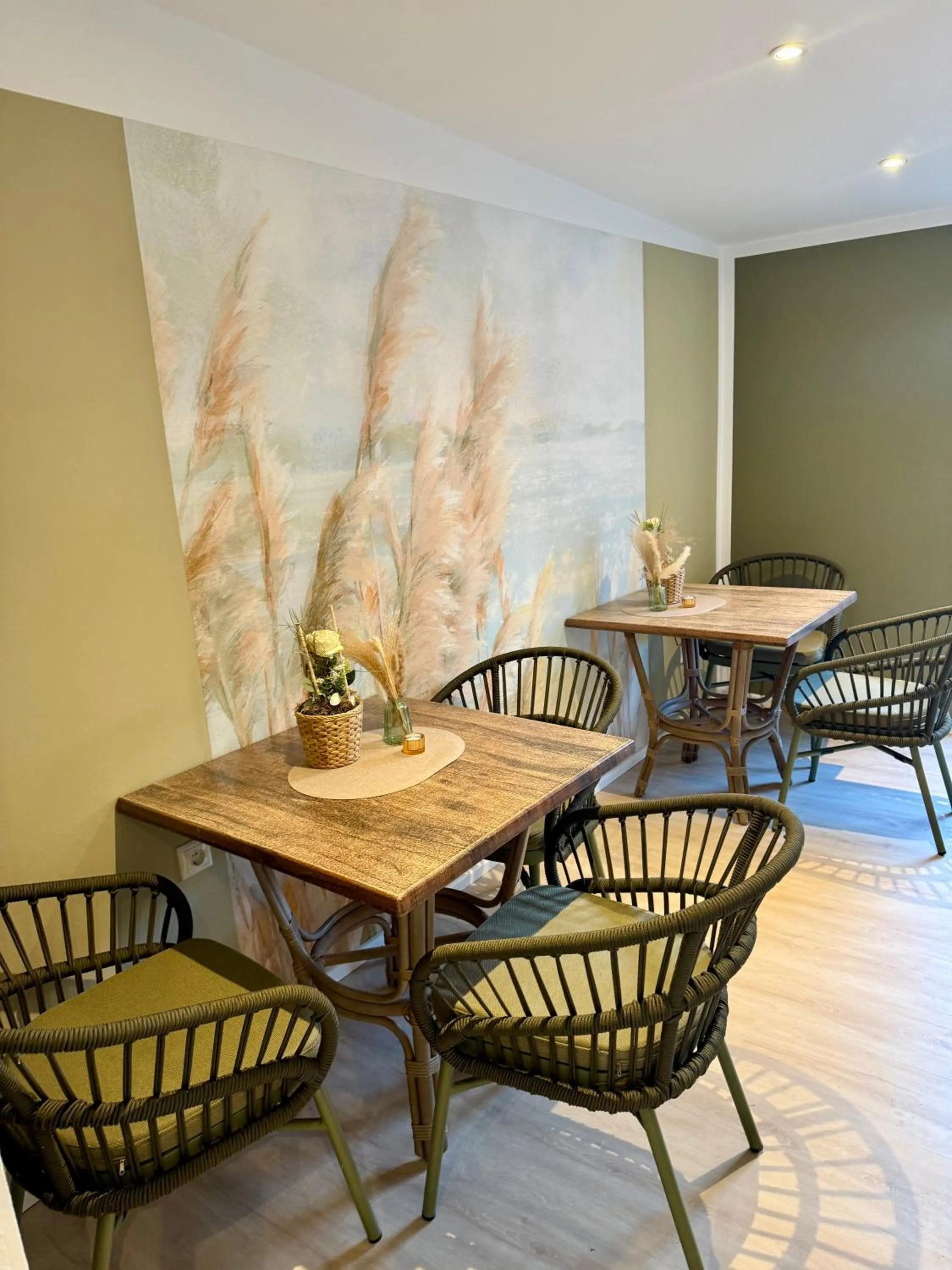 Communal lounge/ TV room in Landhotel Esen