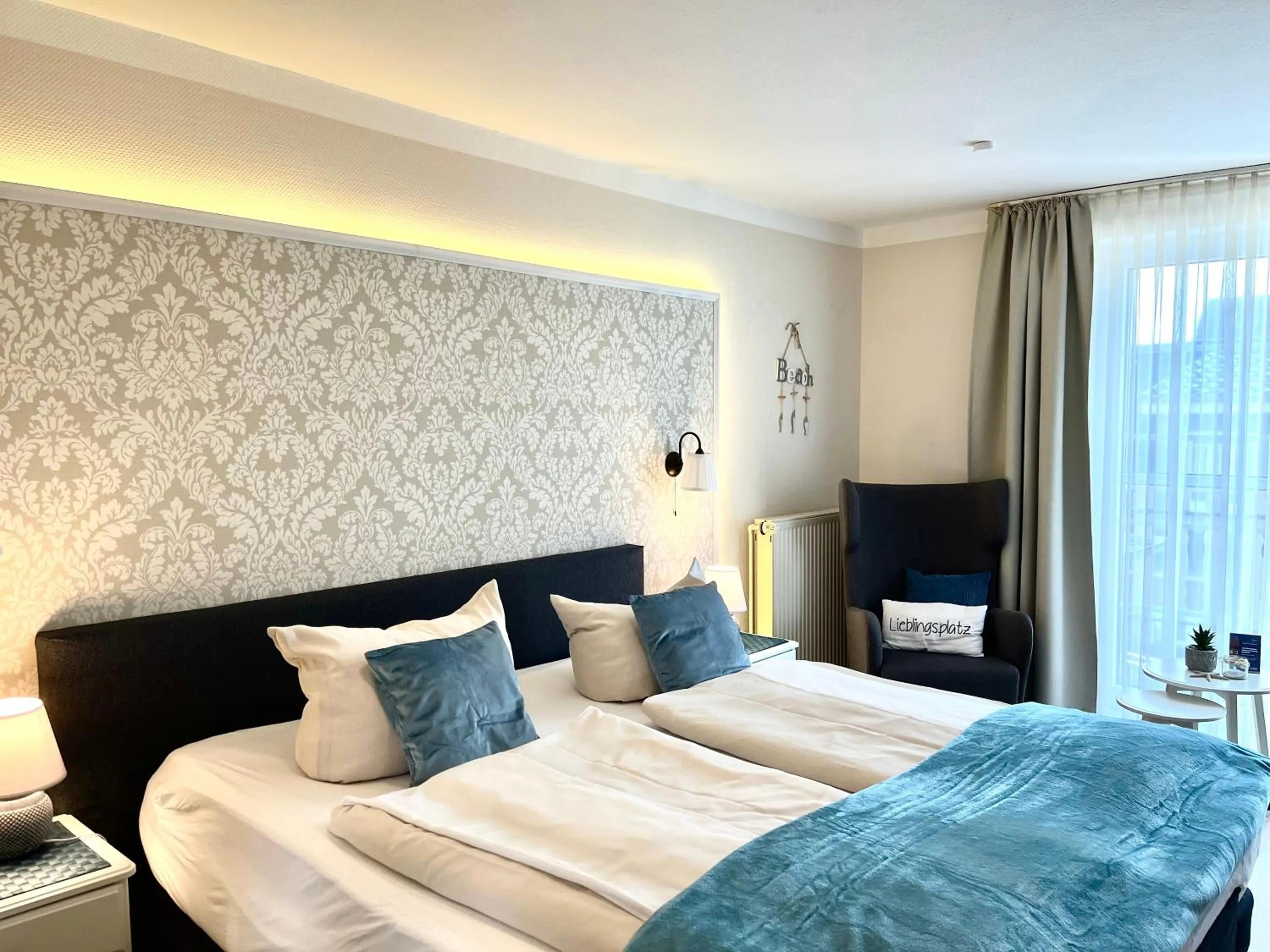 Photo of the whole room, Bed in Landhotel Esen