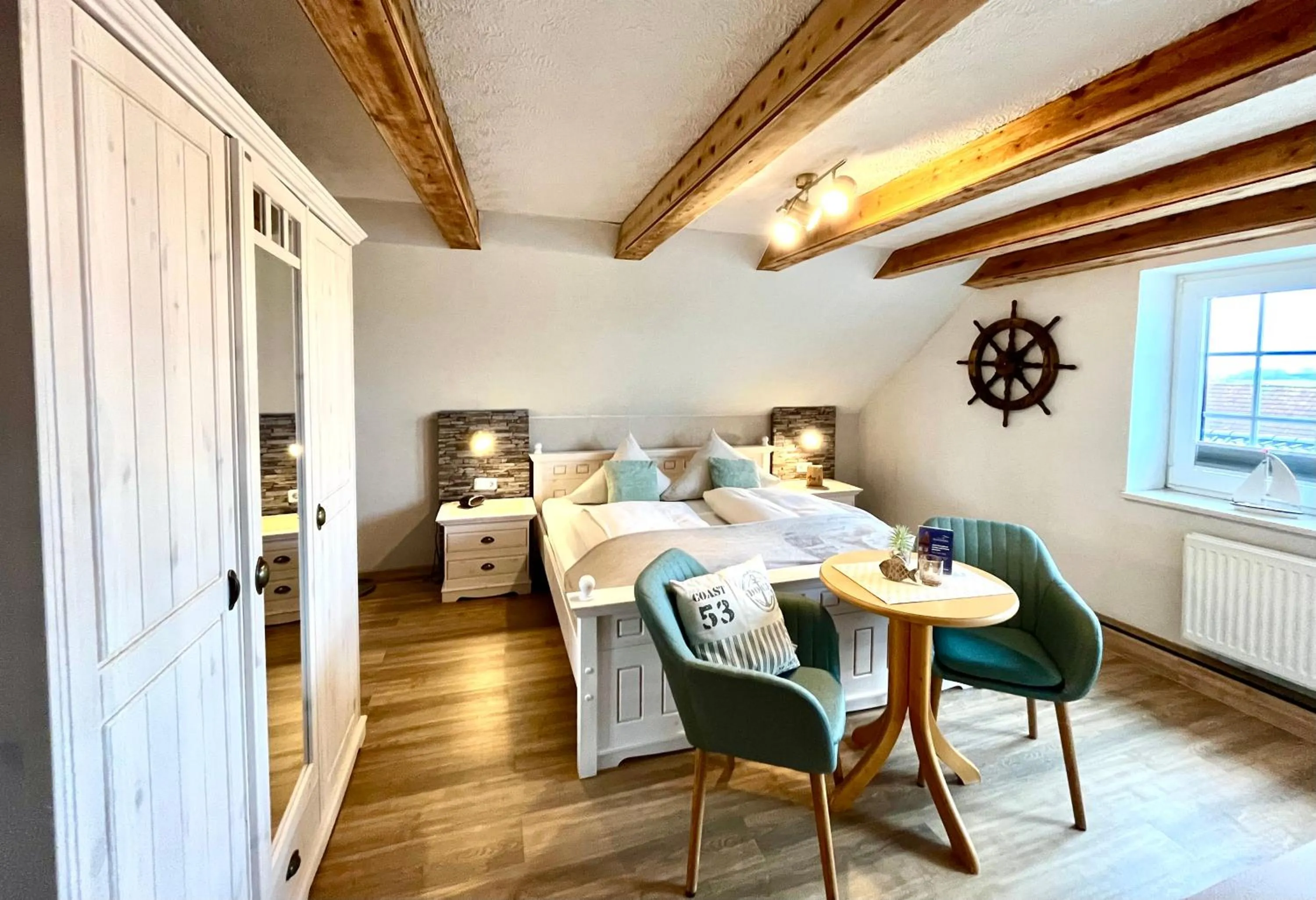 Photo of the whole room, Bed in Landhotel Esen