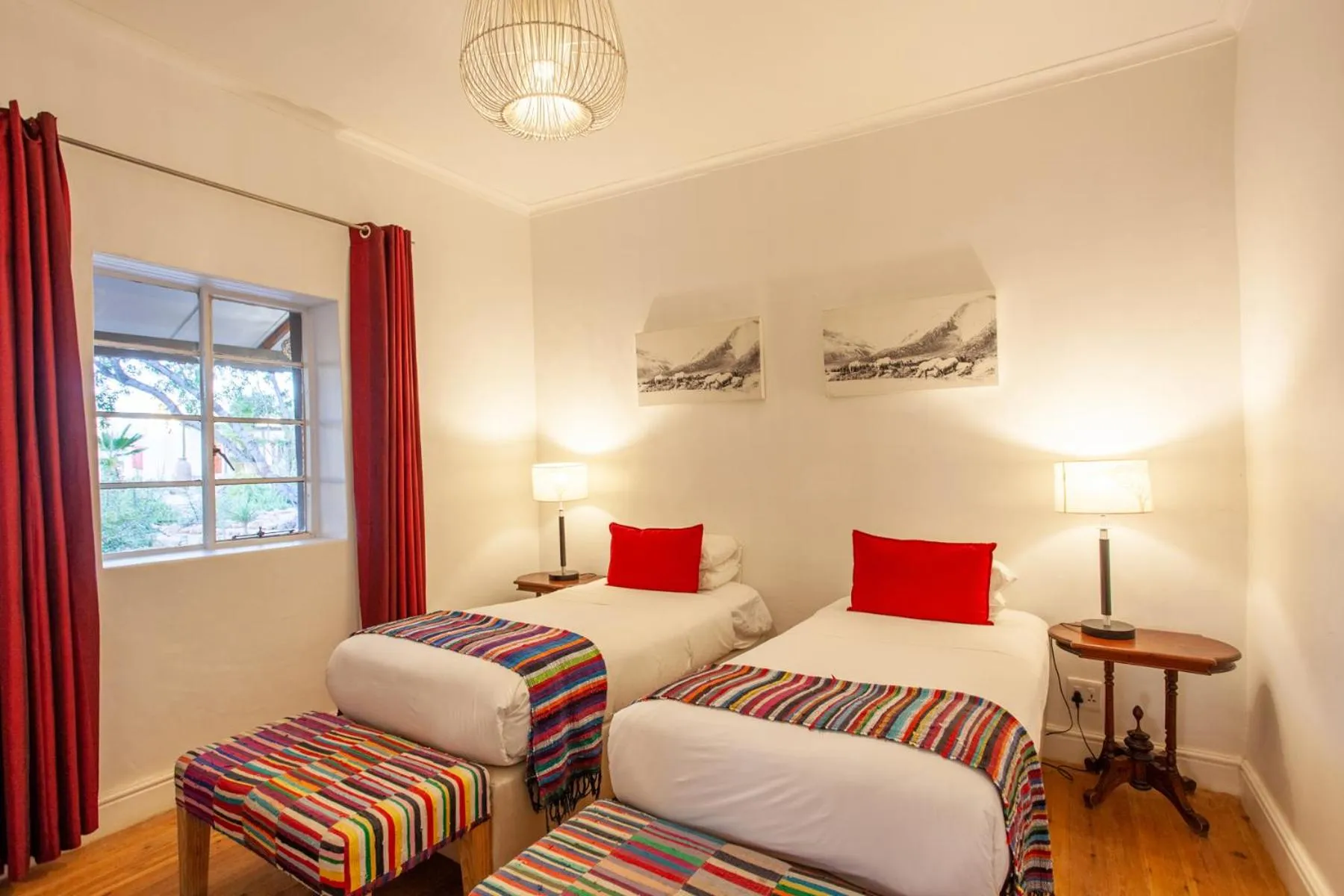 Bed in Inverdoorn Game Reserve Lodge