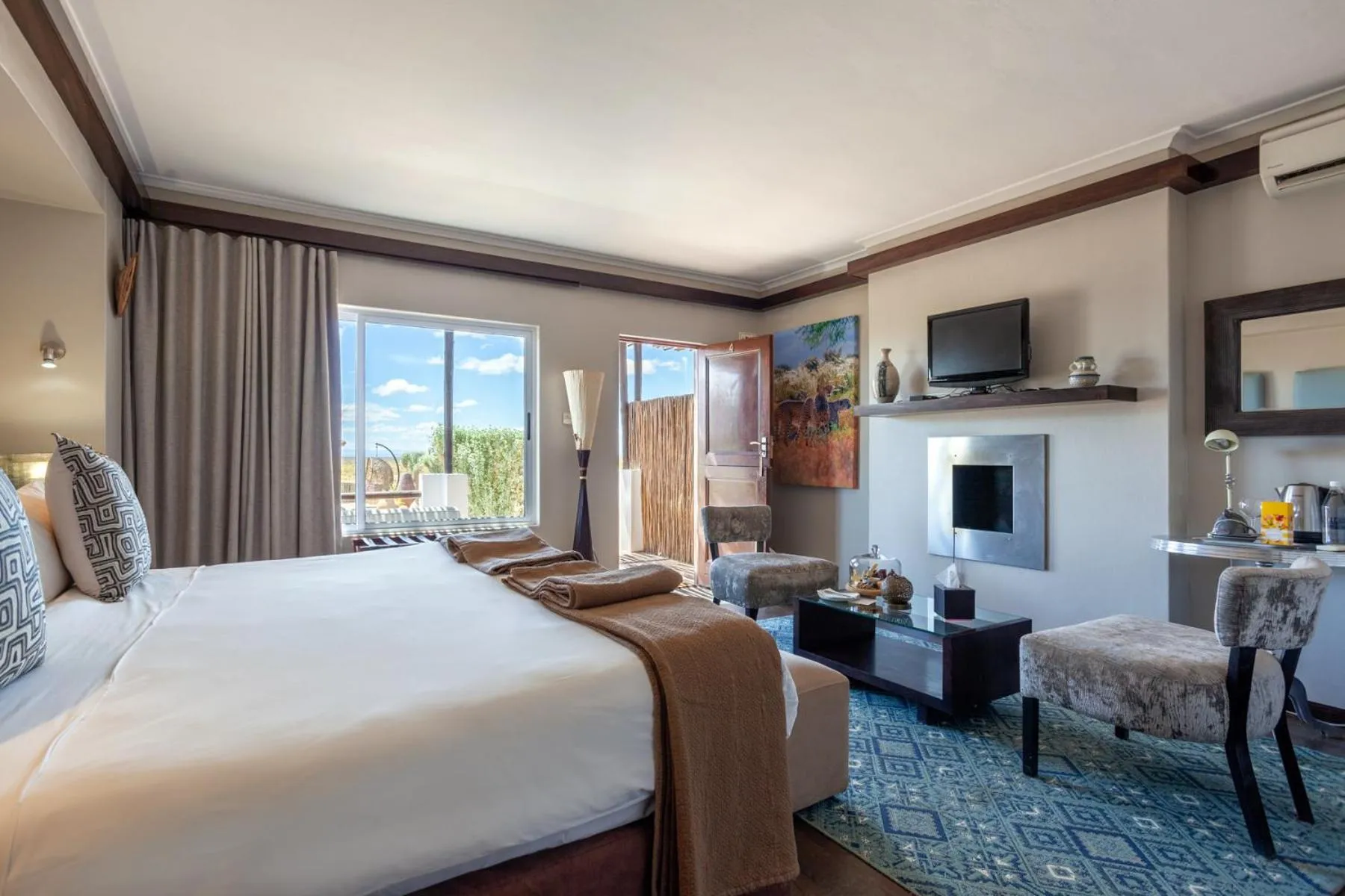 Bedroom, Bed in Inverdoorn Game Reserve Lodge